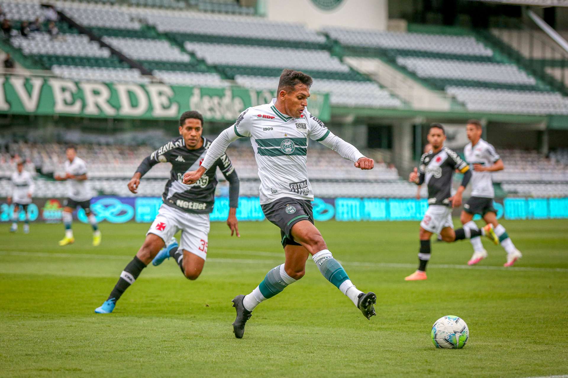 Confira os n�meros de Coritiba e Vasco