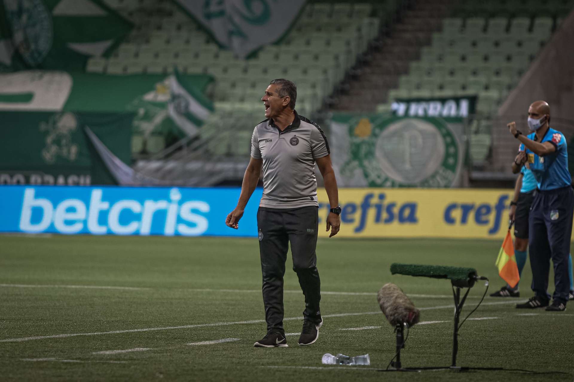 T�cnico Jorginho fala ap�s a vit�ria contra o Palmeiras