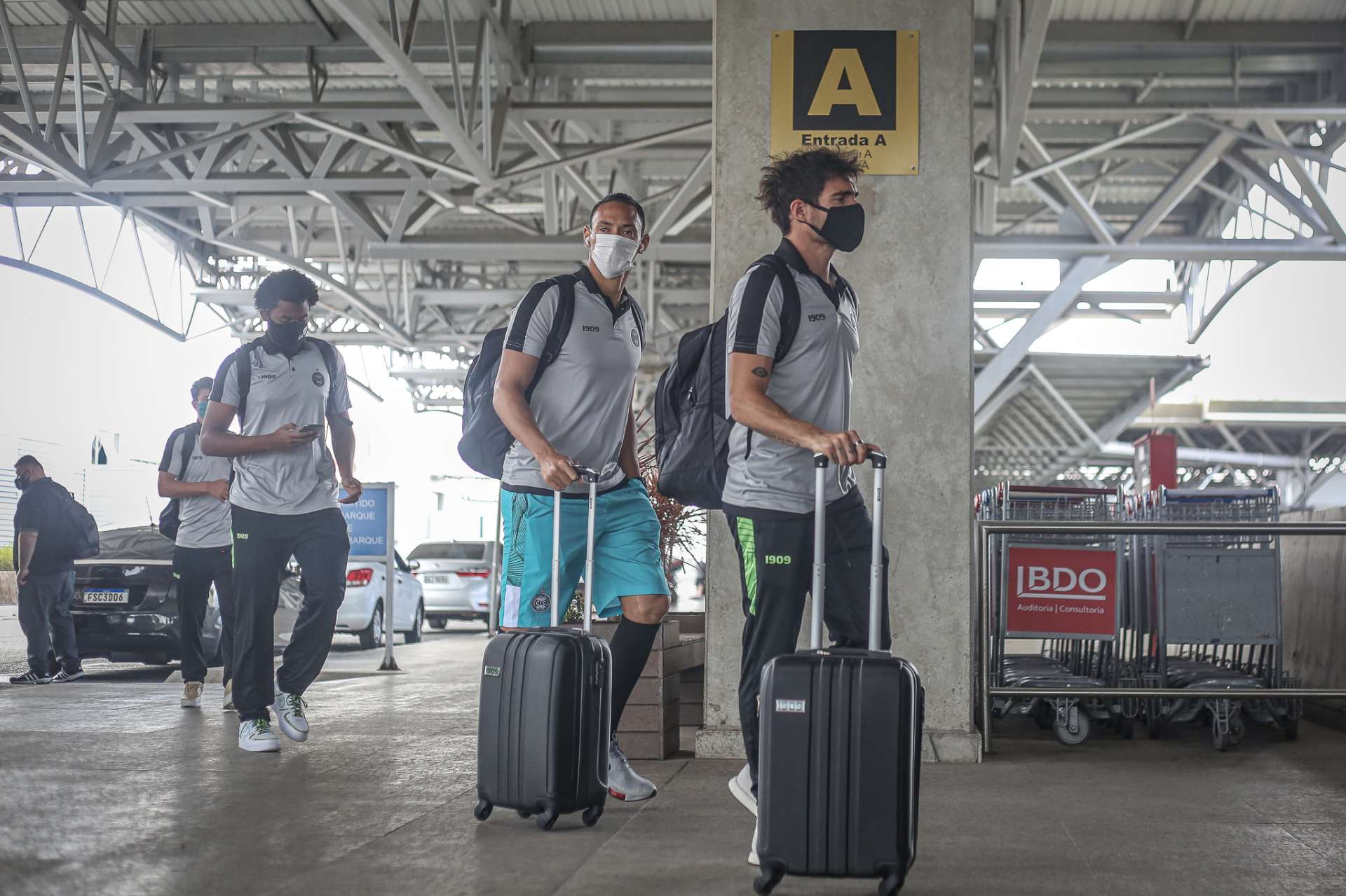 Coxa segue para Fortaleza
