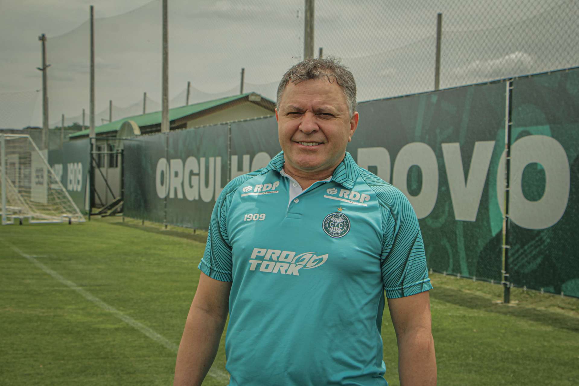 Coxa fortalece comiss�o permanente