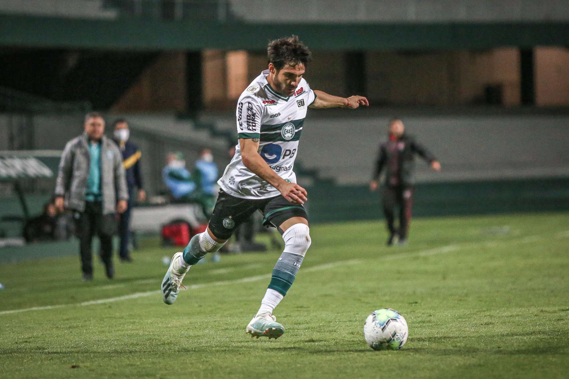Estreia de Cerutti como titular