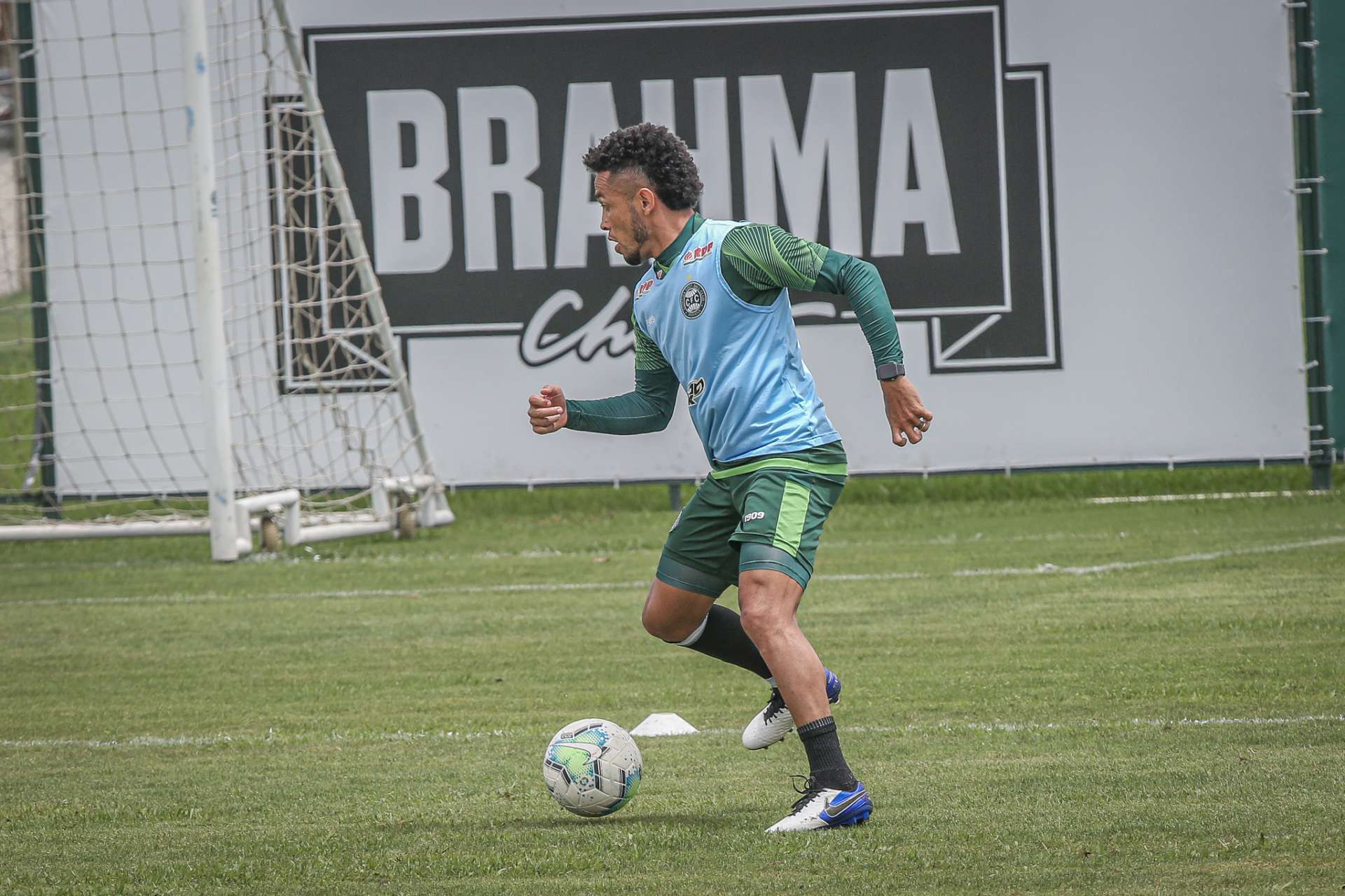 Coxa embarca para BH