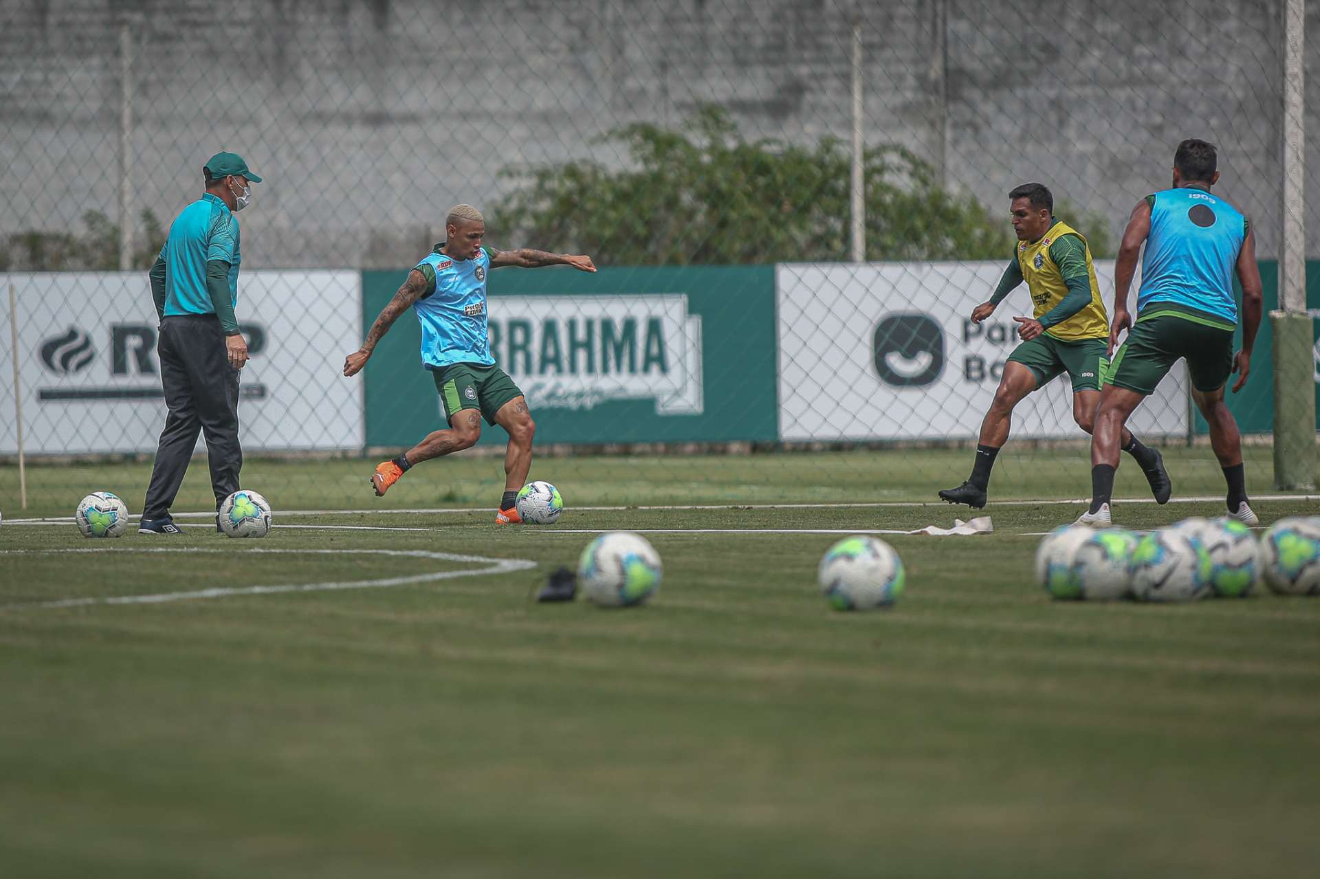 Trabalho em dois per�odos