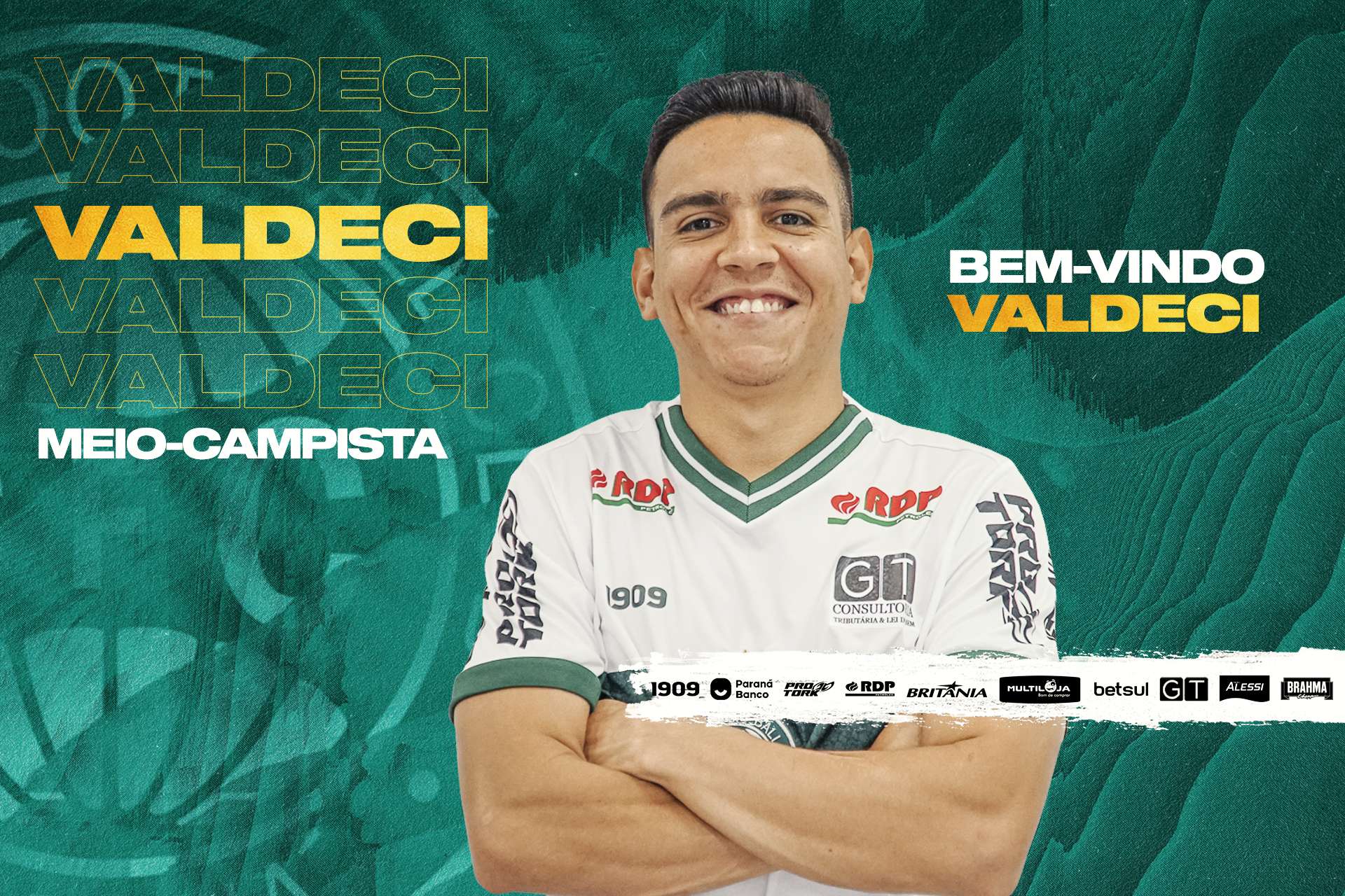 Coritiba apresenta o meia Valdeci