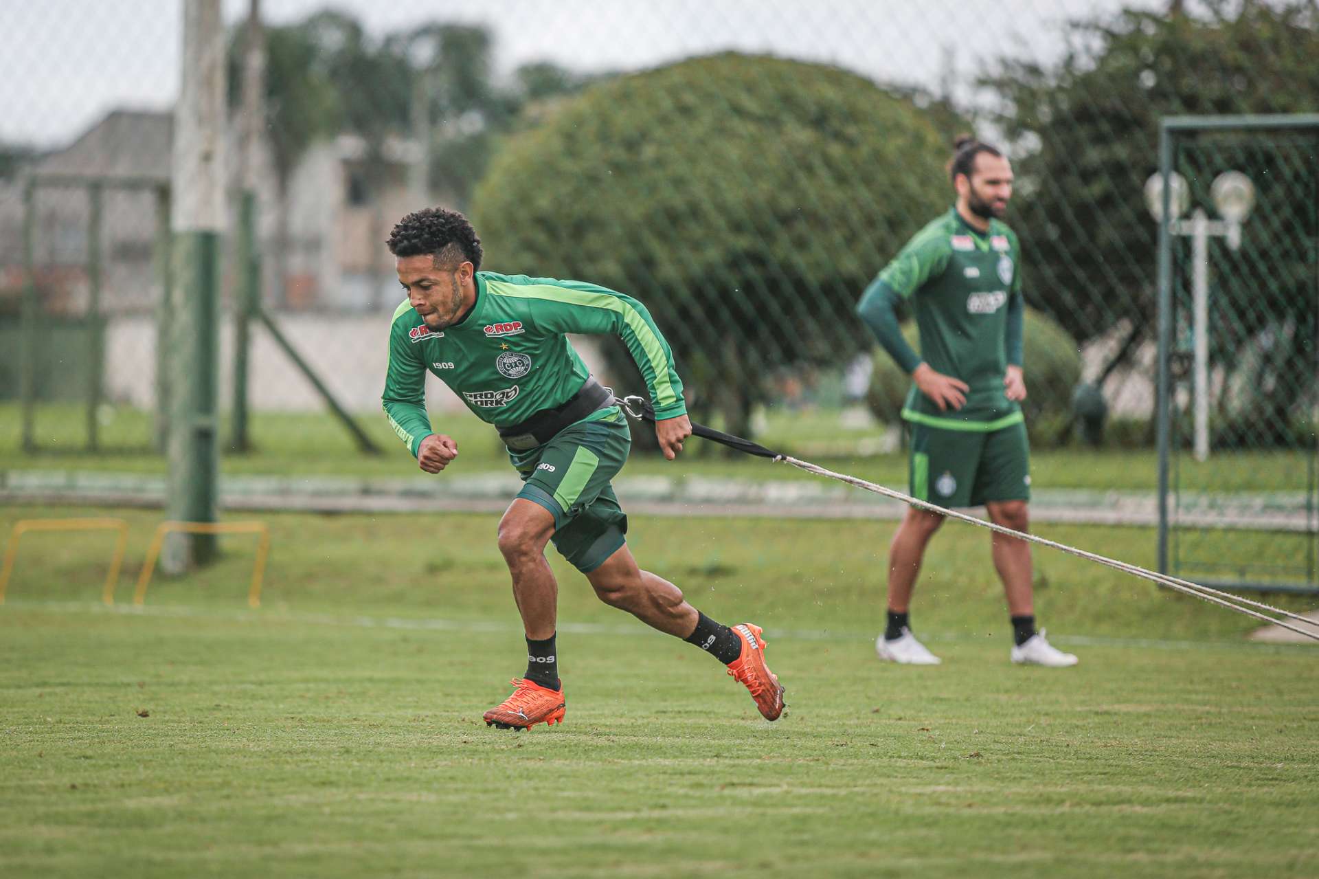 Coxa trabalha no CT