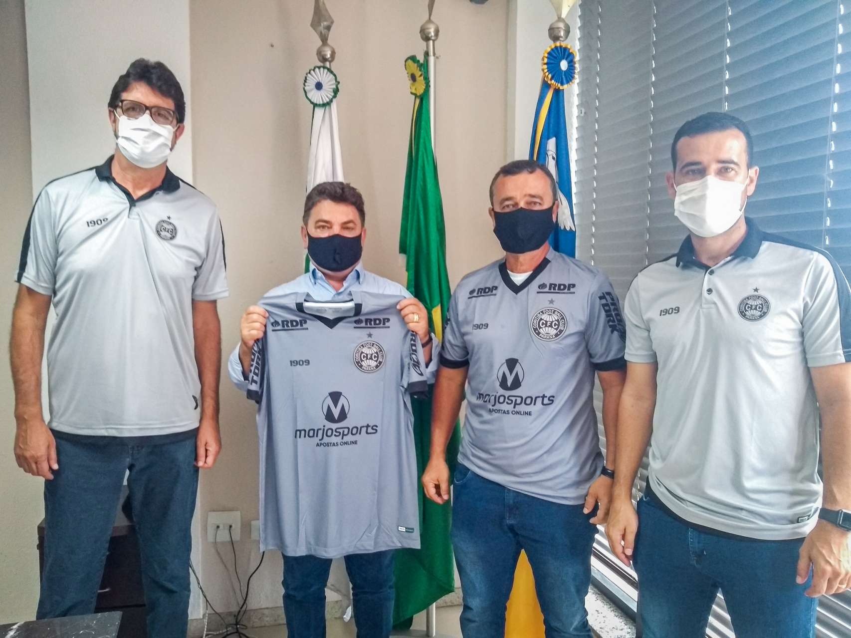 Arapongas recebe o Coritiba