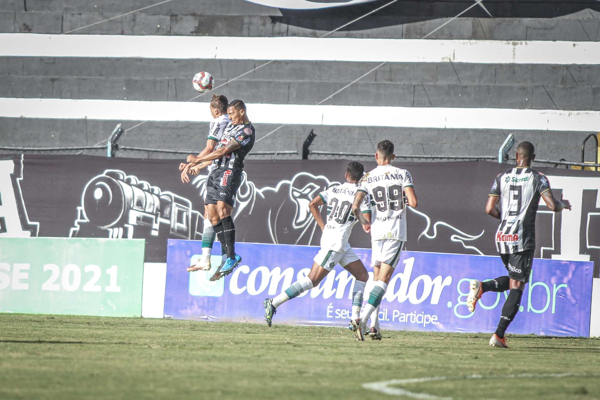 Coxa perde no Paranaense