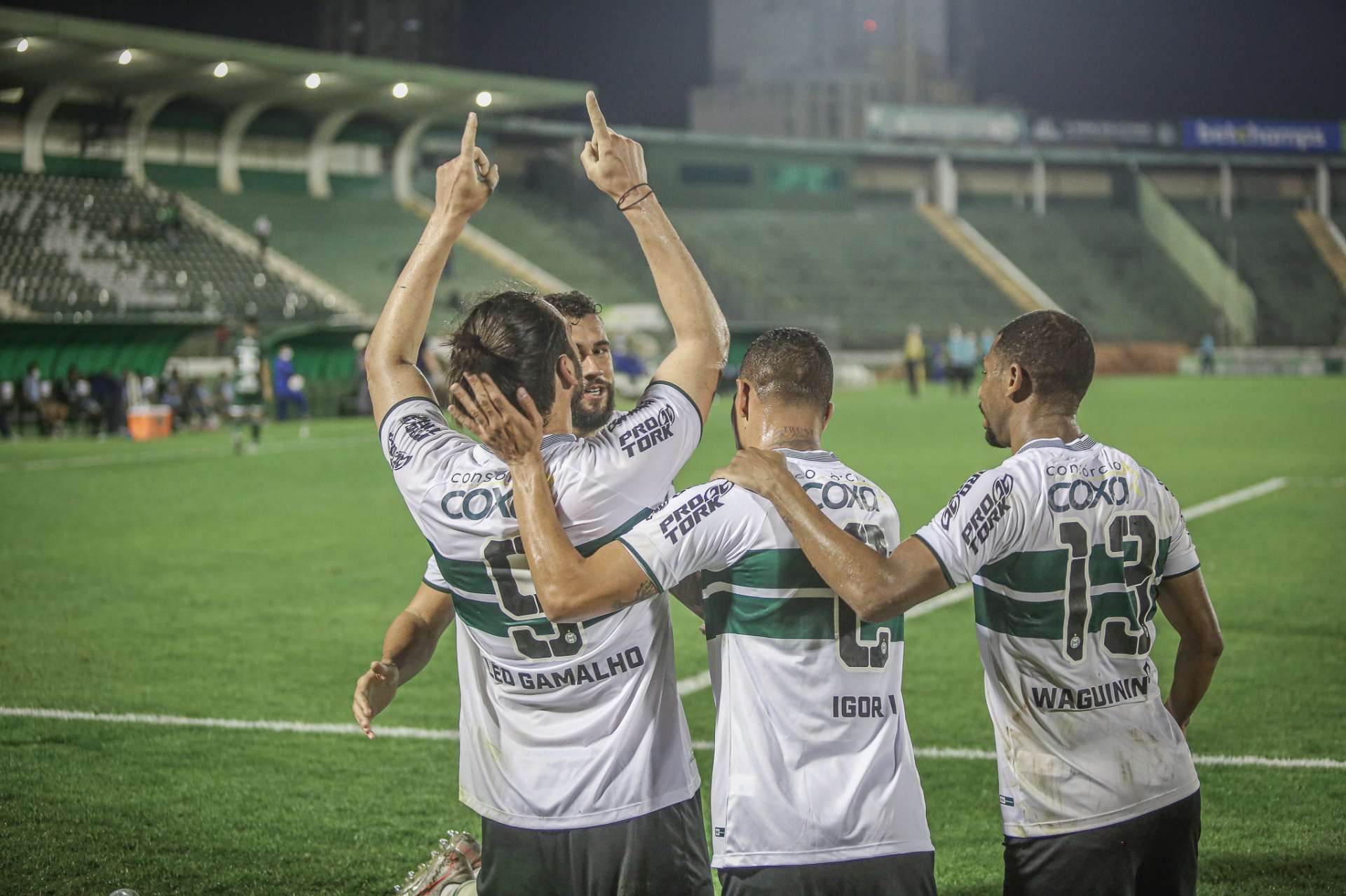 N�meros de Coritiba e Confian�a