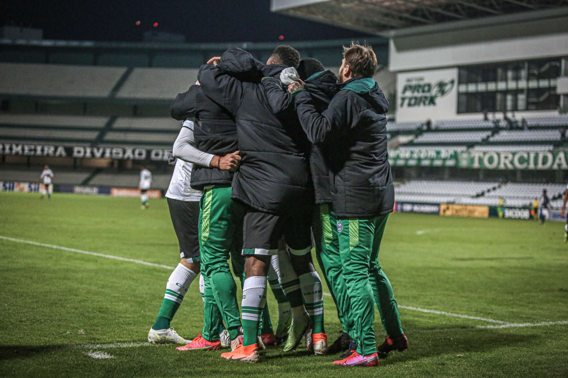 Confira os n�meros de Coritiba e Cruzeiro