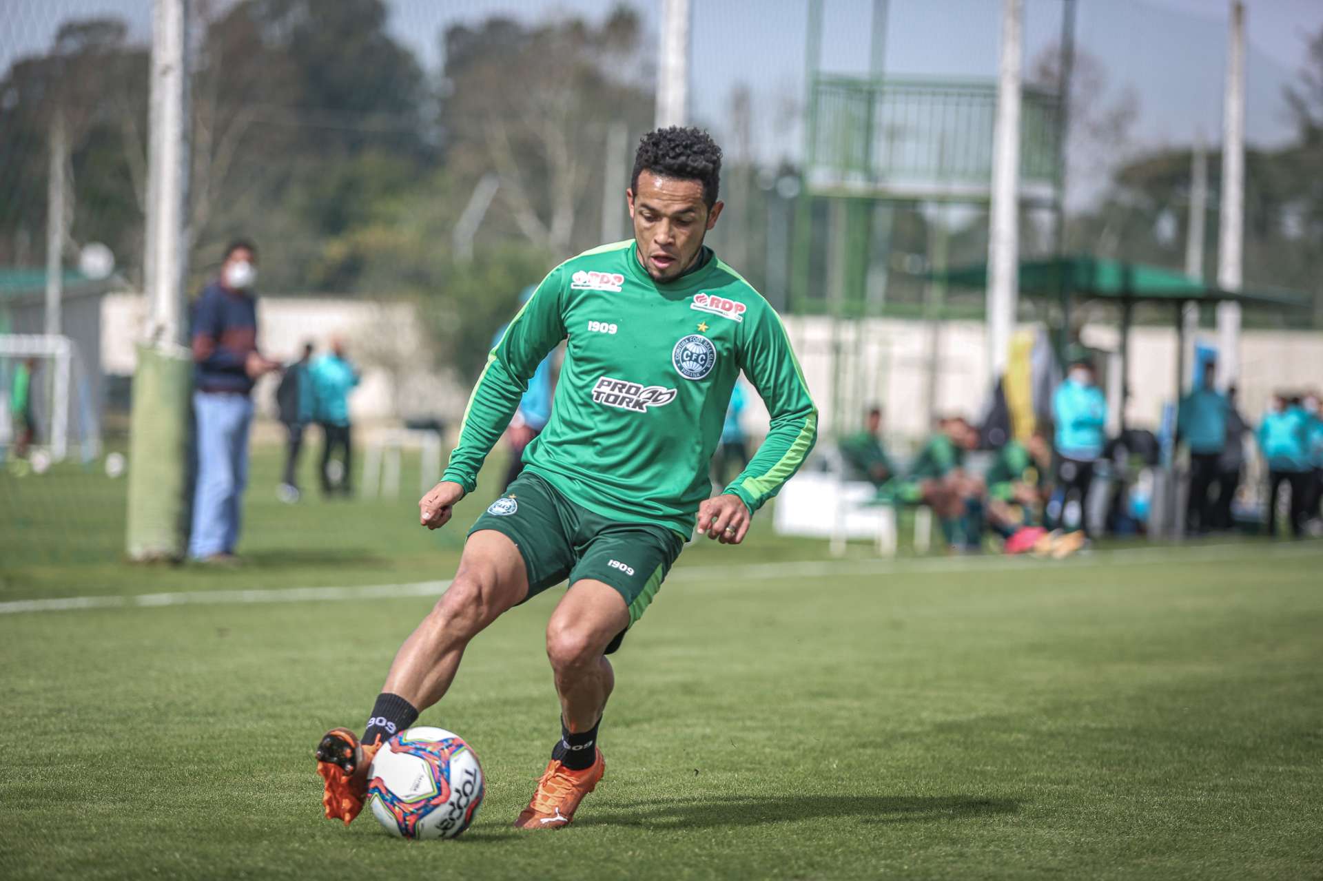 Coxa se reapresenta em Curitiba 