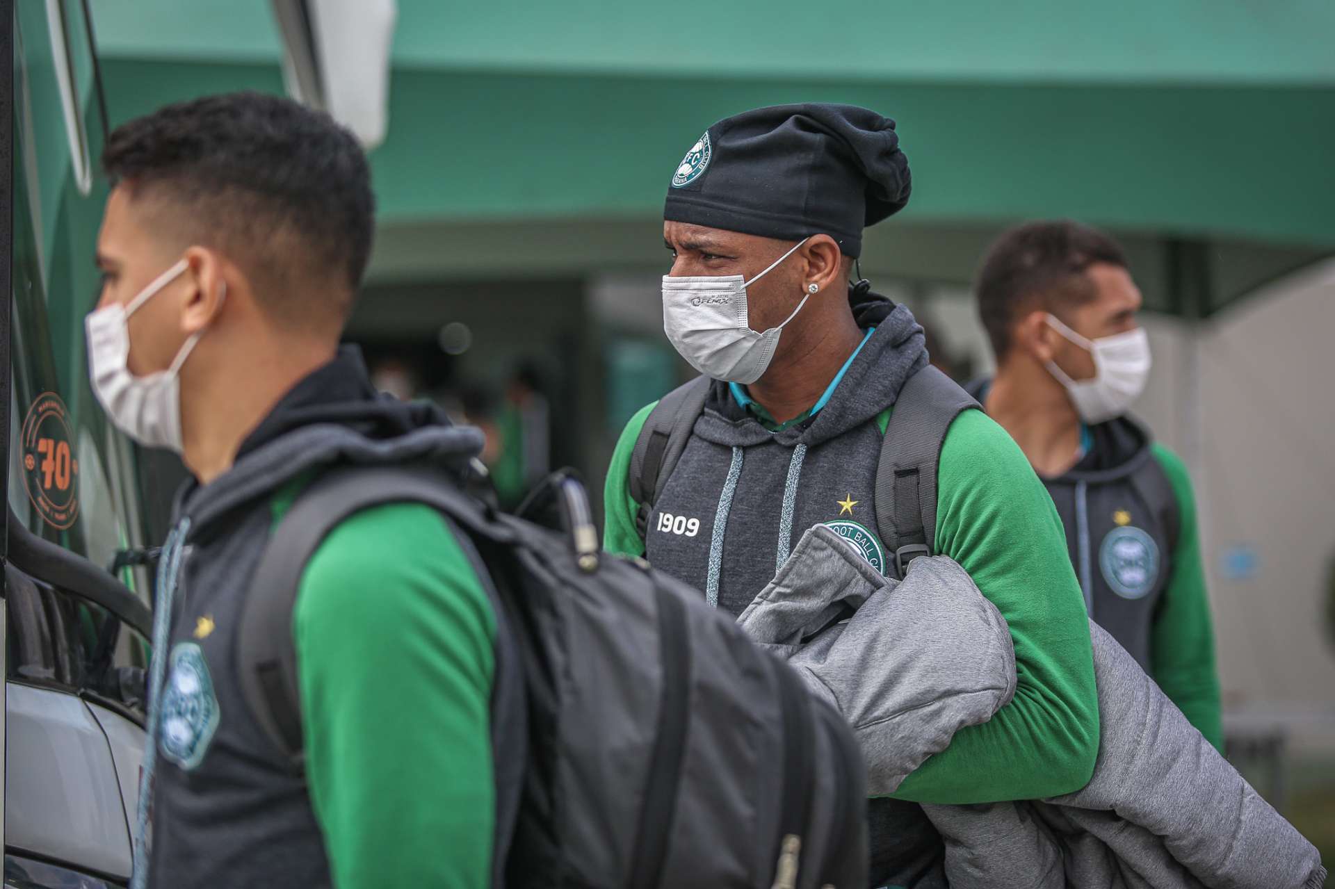 Coxa segue viagem para BH