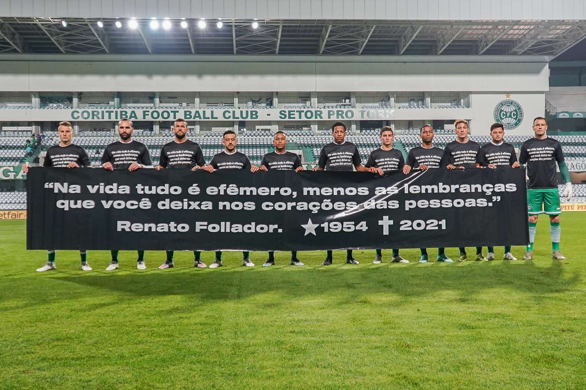Camisetas de homenagem no Goleada