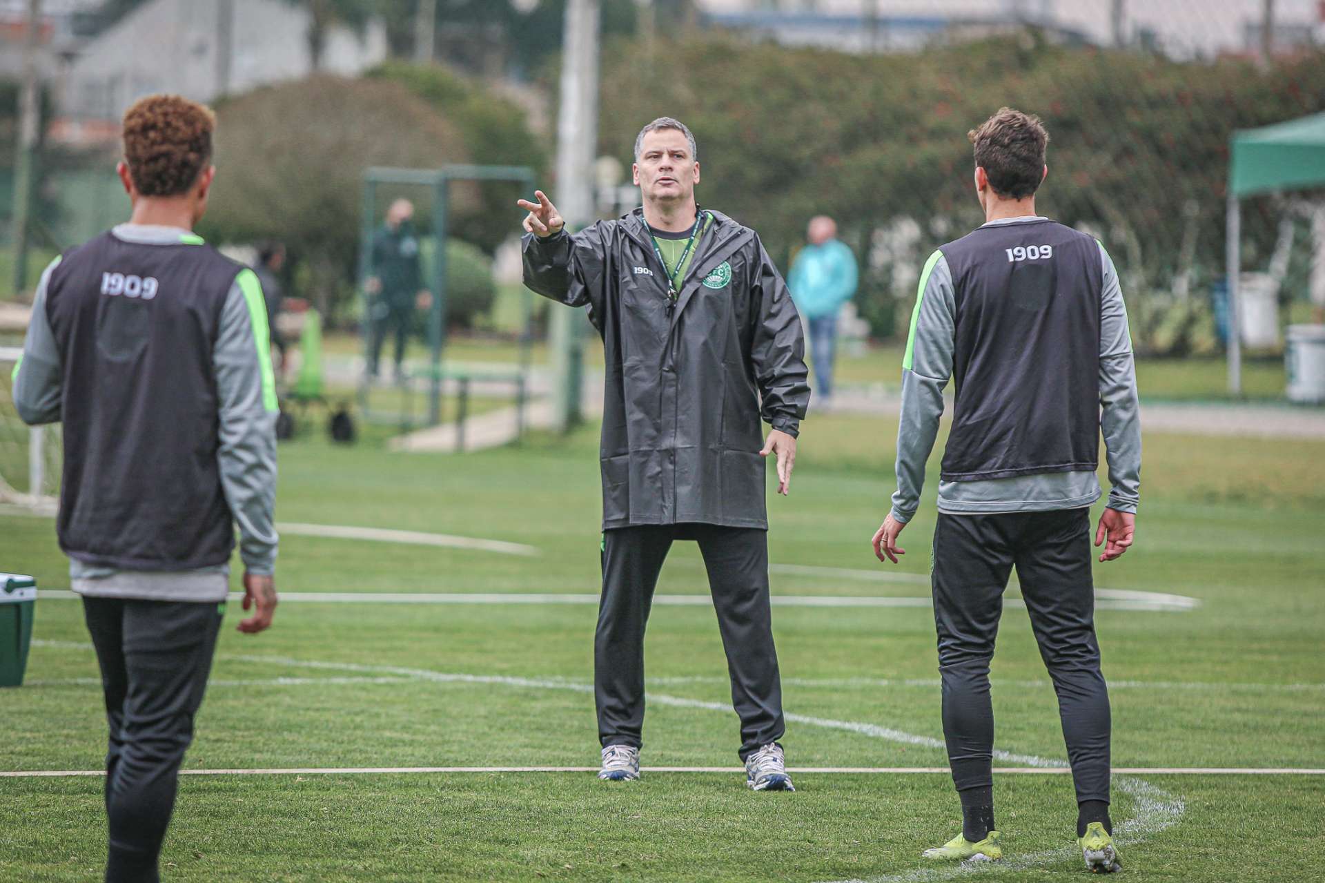 Imagens: treino no CT da Graciosa