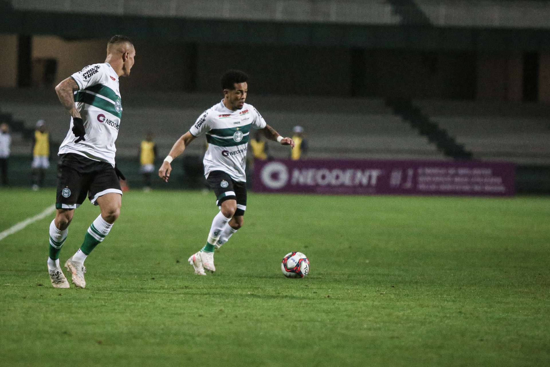 Rafinha e Kr�ger: 253 jogos com o Coxa