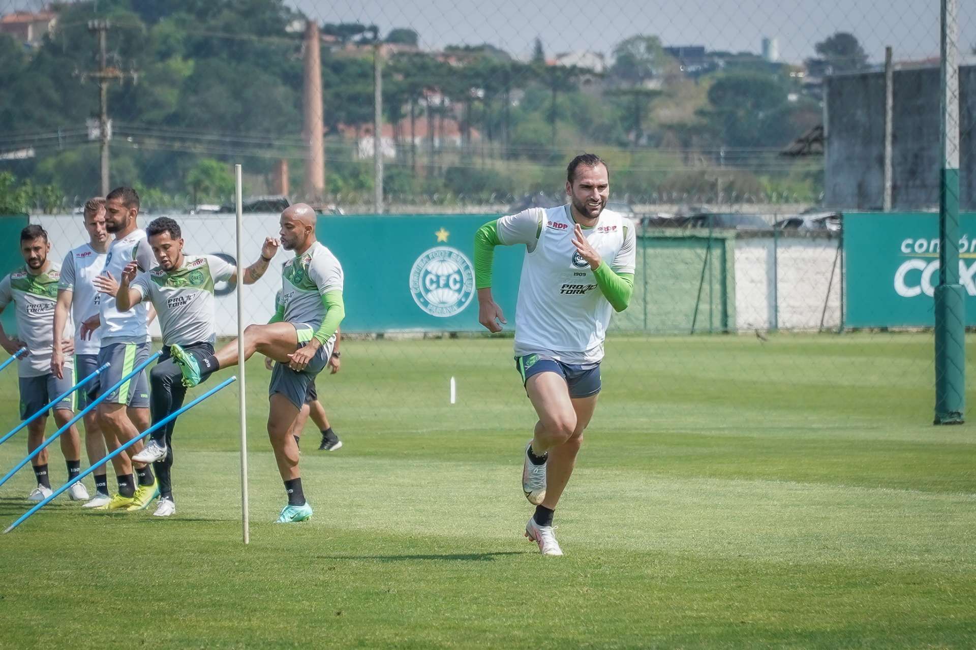 Coxa segue prepara��o