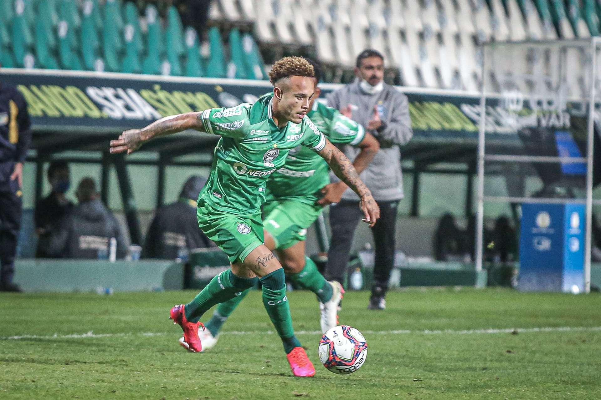 O primeiro gol de Jo�o Vitor 