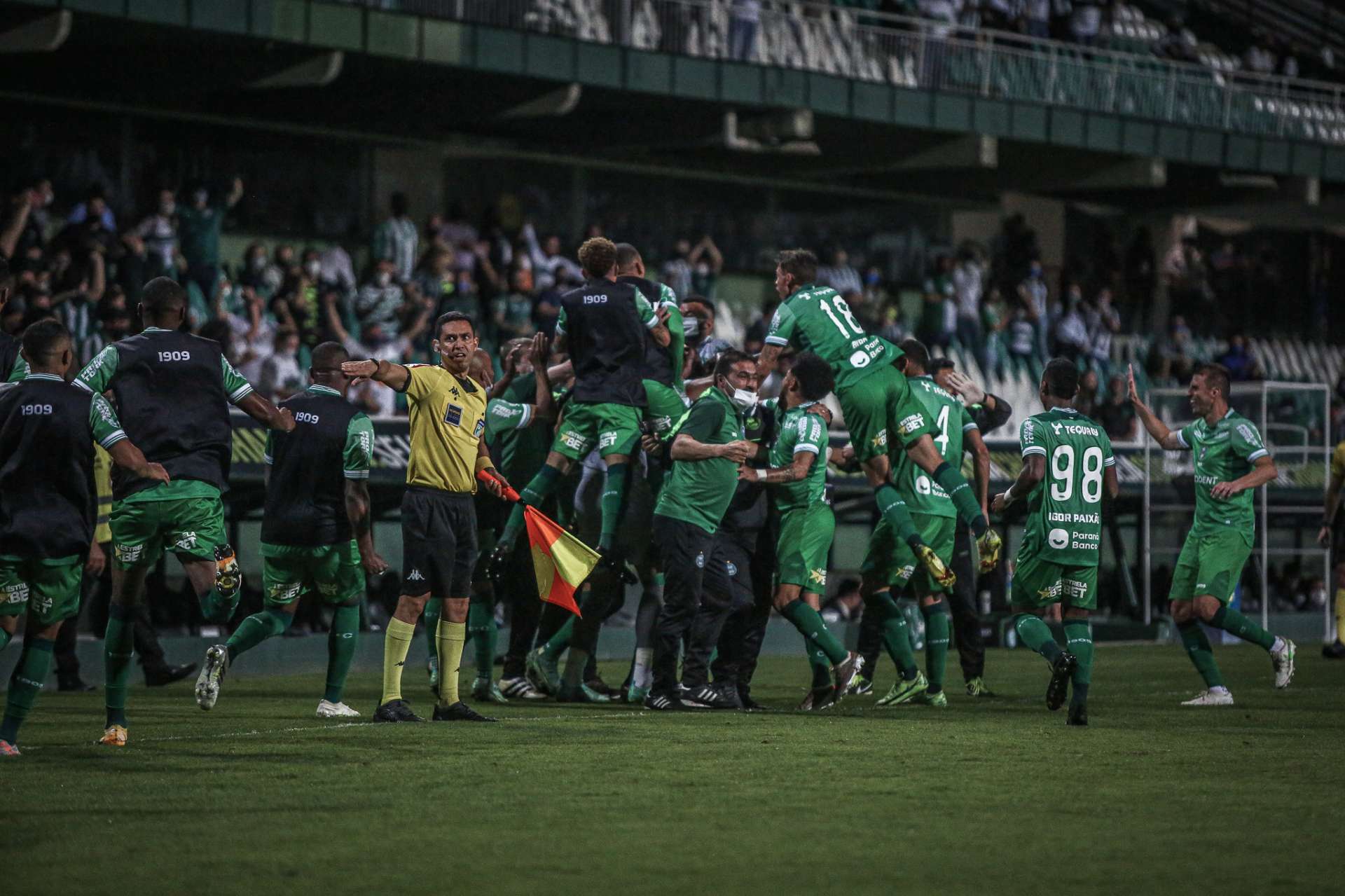 Vit�ria com o apoio da torcida