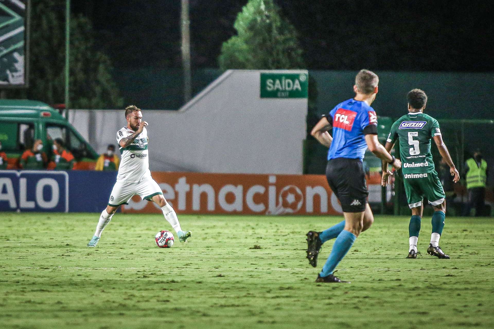Coxa � superado fora de casa