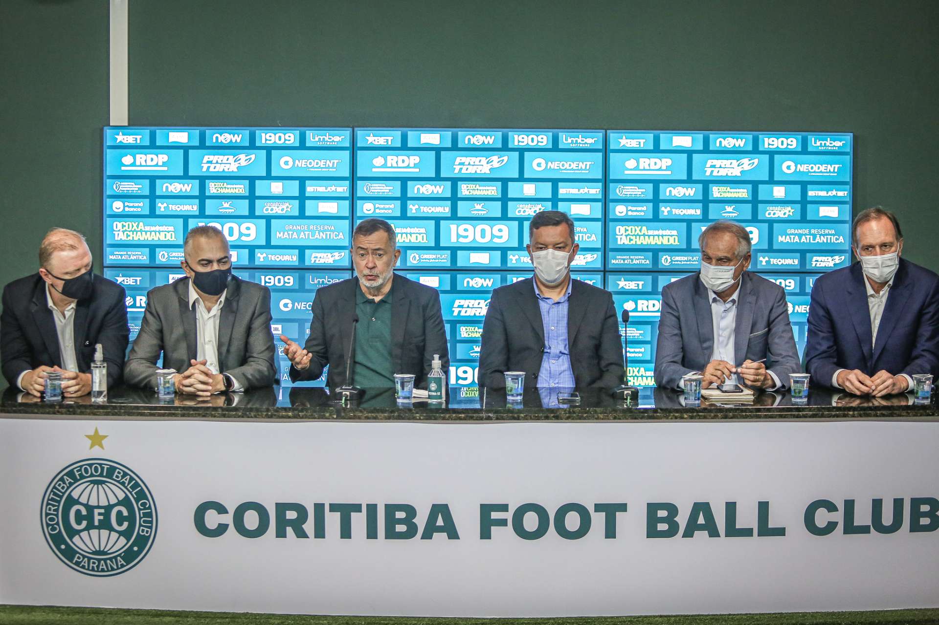 Em coletiva de imprensa, diretoria avalia temporada 2021	