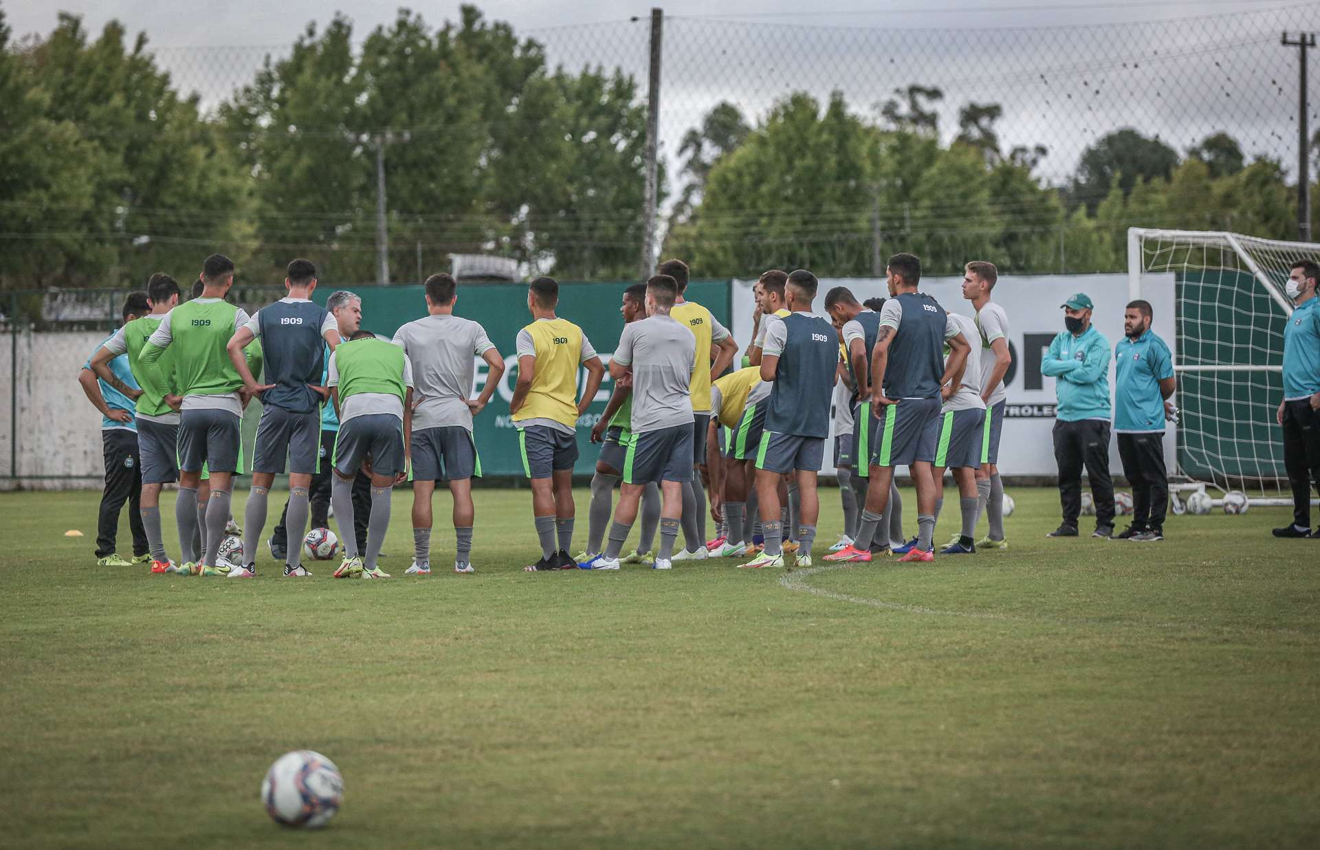 Treino elenco sub-20