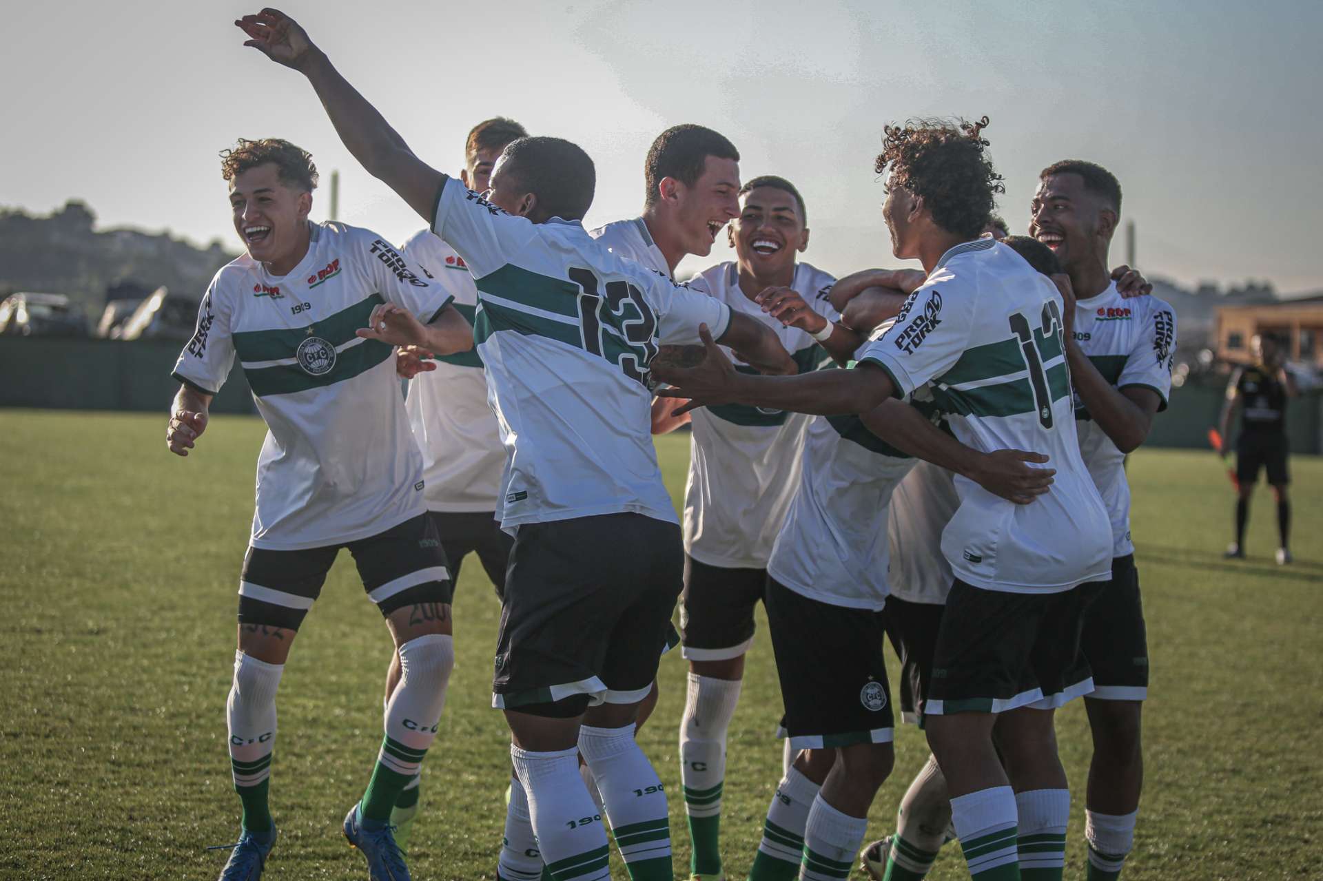 Coxa campe�o invicto da Life Cup II sub-18