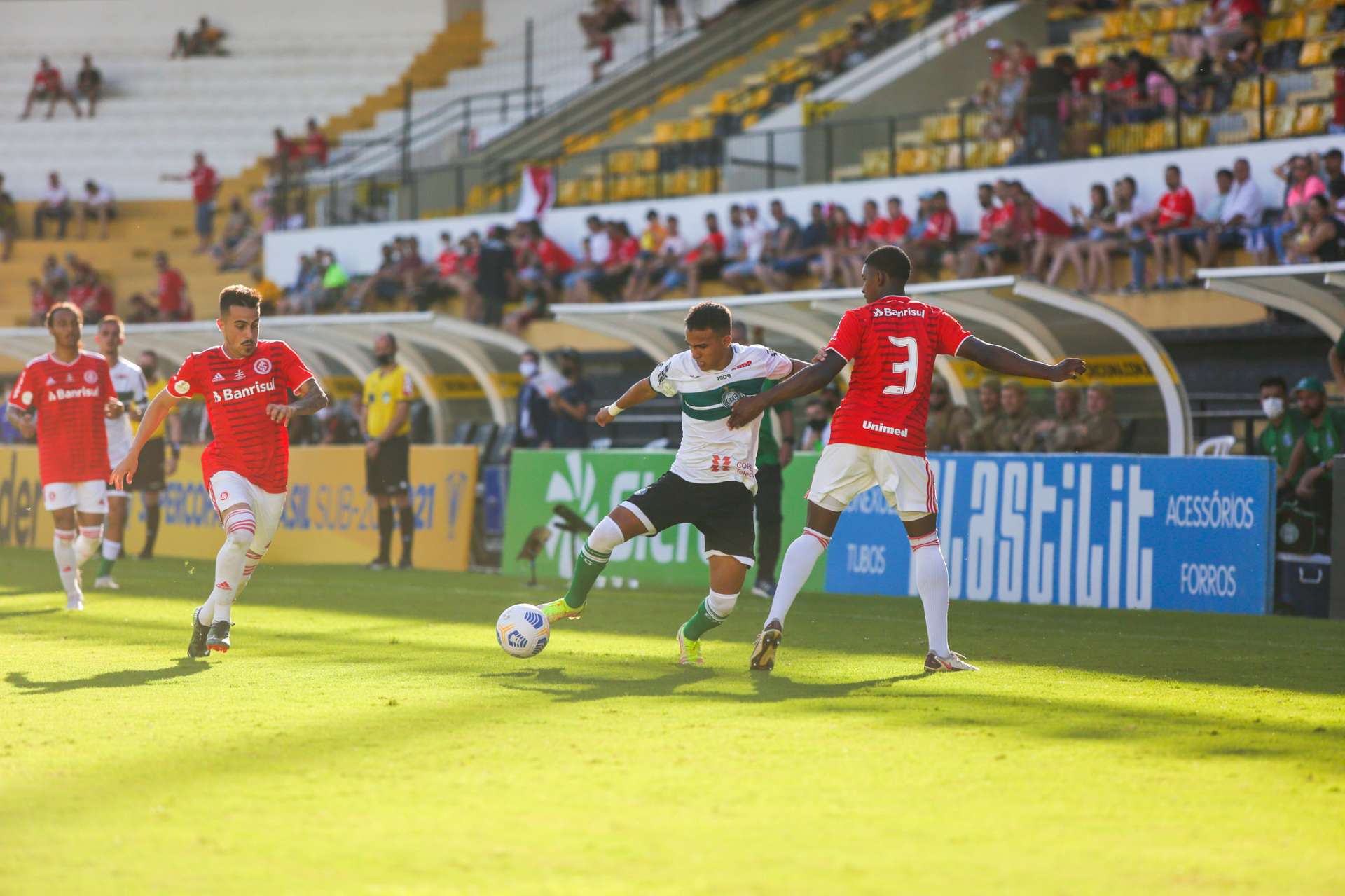 Coxa sub-20 fica com o vice da Supercopa