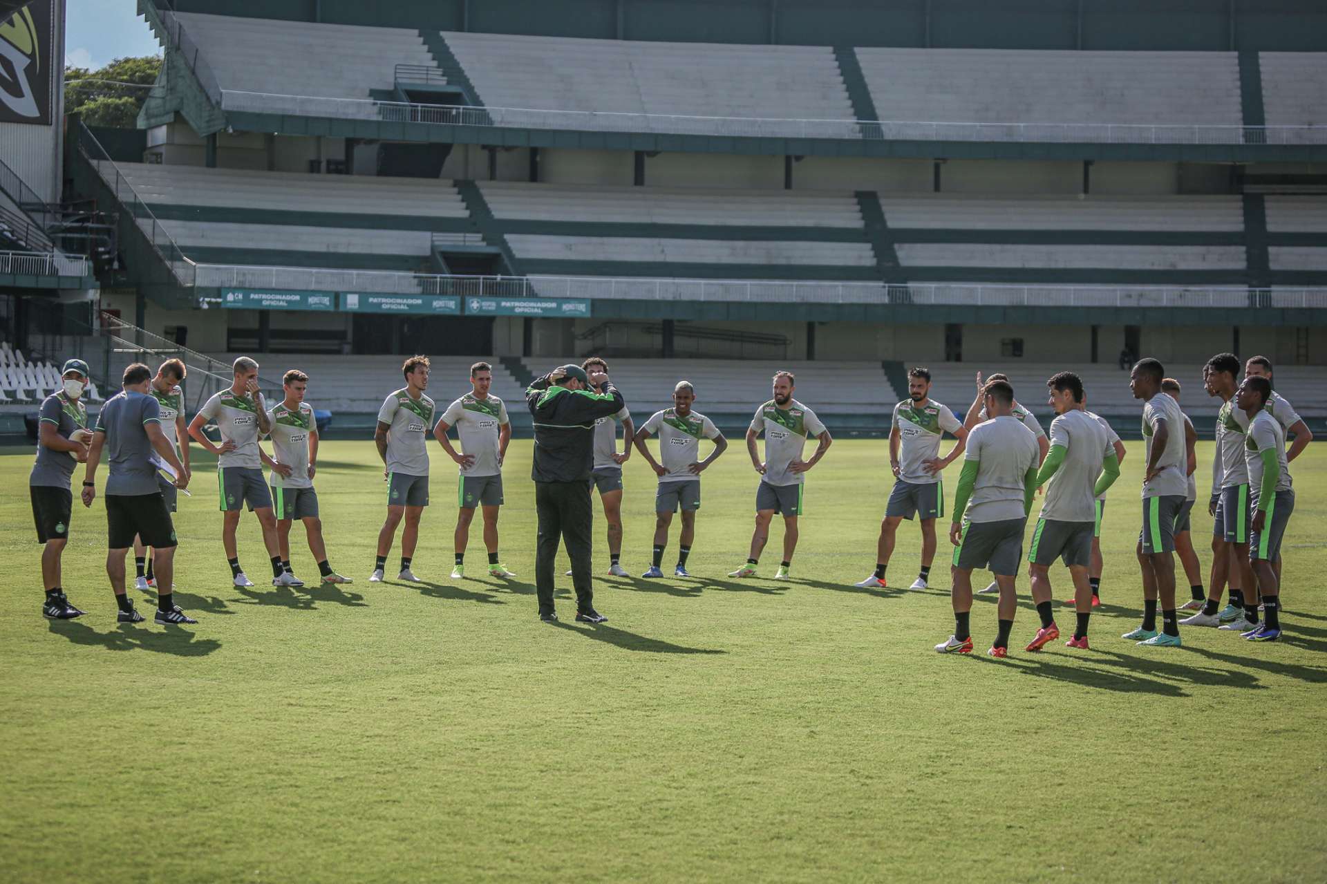 Coxa preparado para estrear no Paranaense