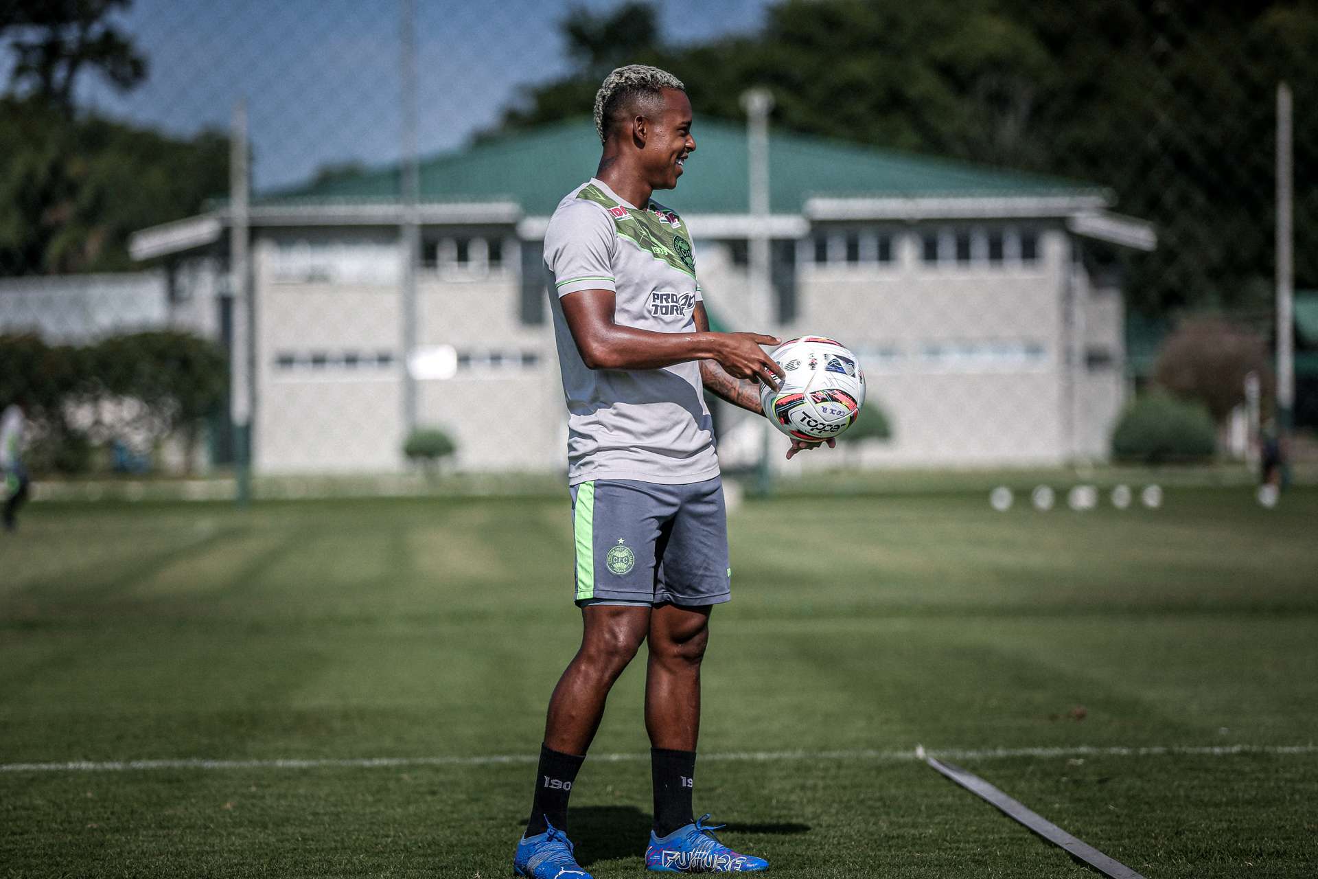 Coritiba inicia semana de treinos