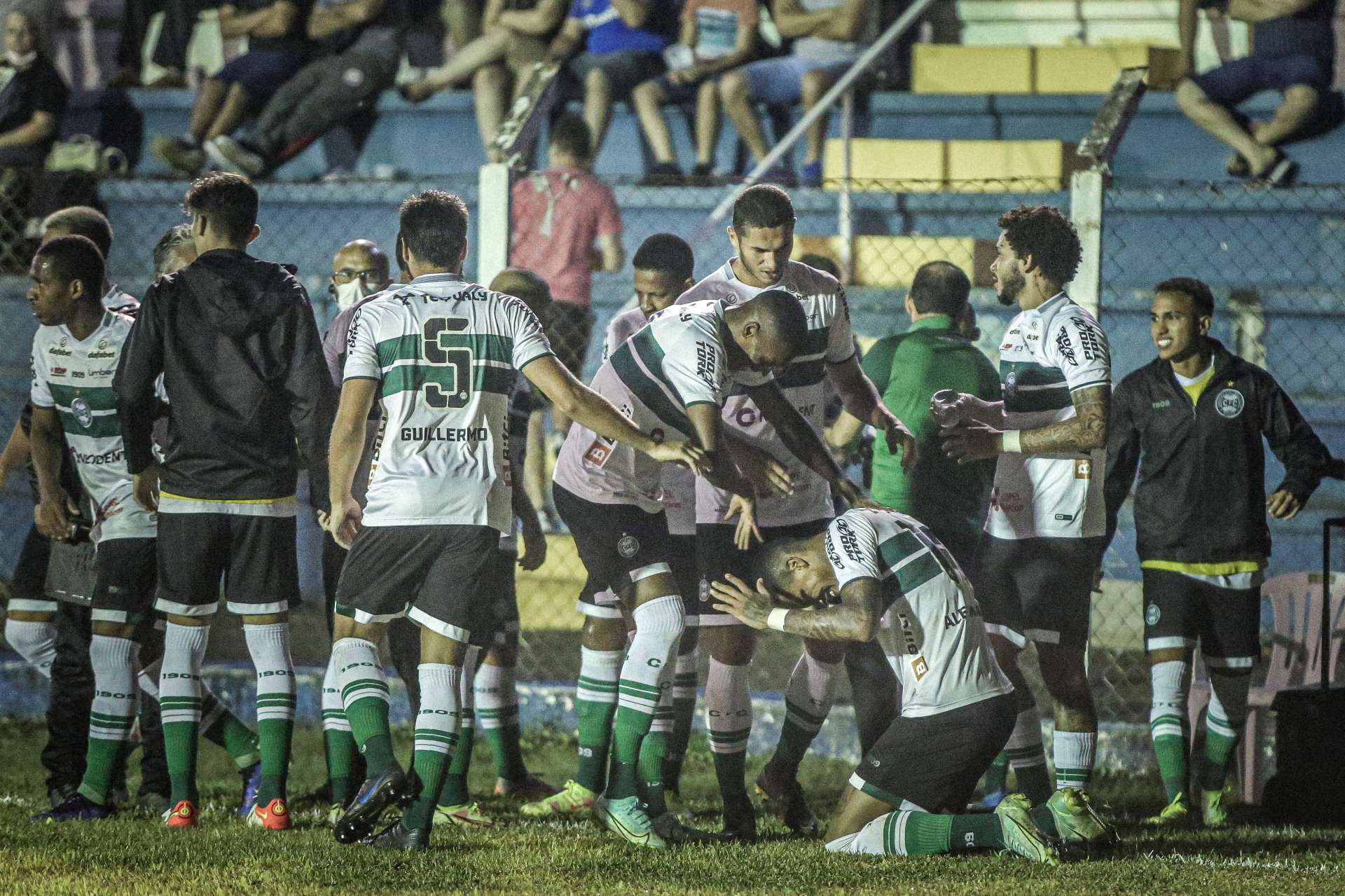 Coxa vence a segunda no Paranaense 