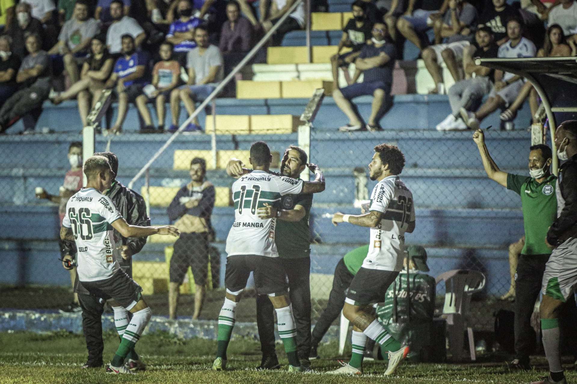 Primeiro gol de Alef Manga no Coxa