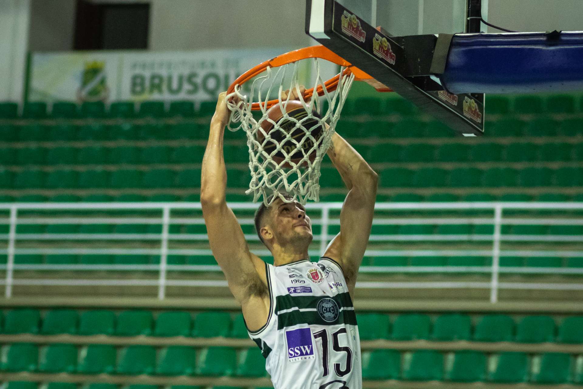 Coritiba Monsters encerra primeiro turno do CBB