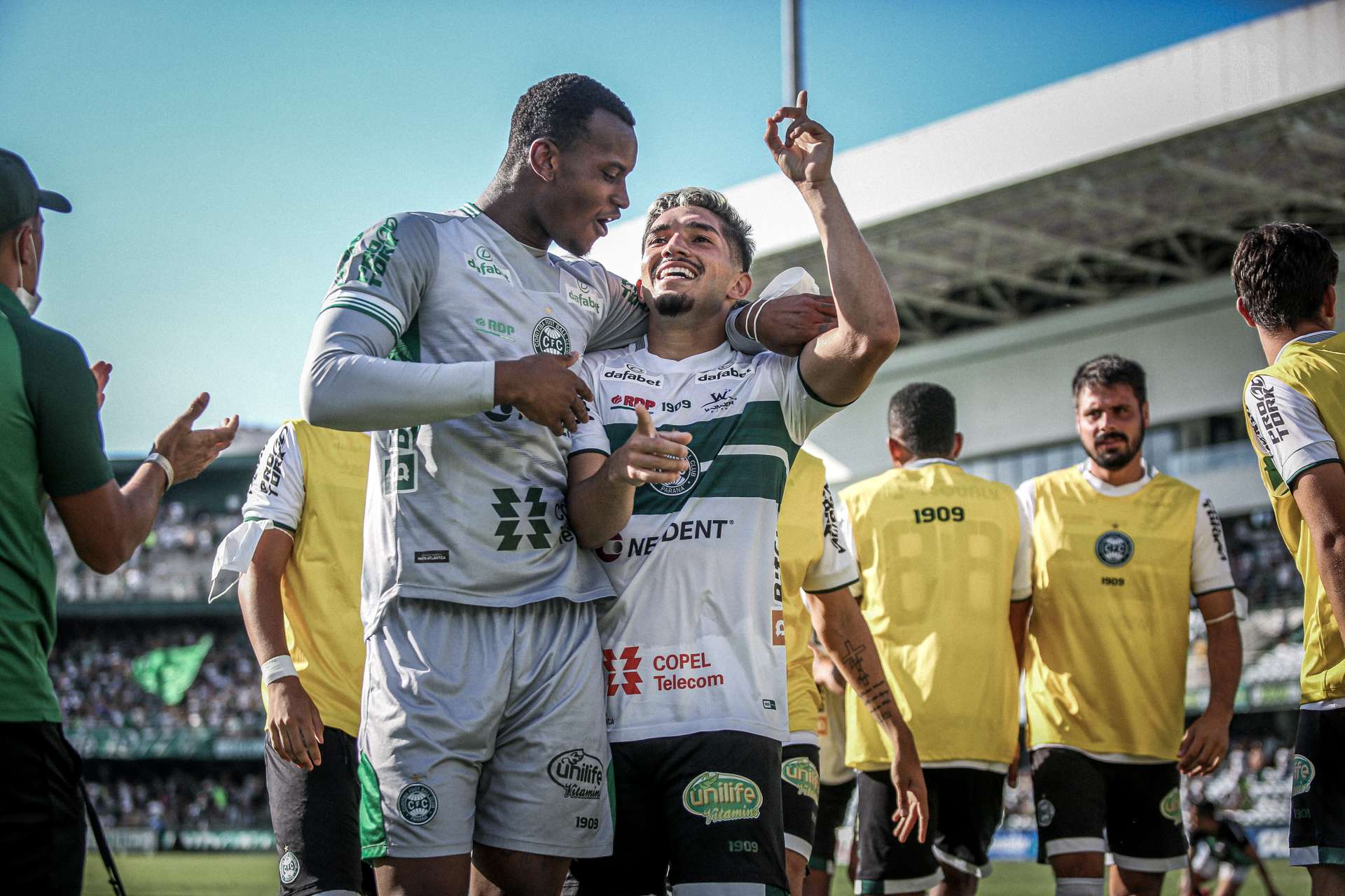 Andrey marca pela primeira vez 