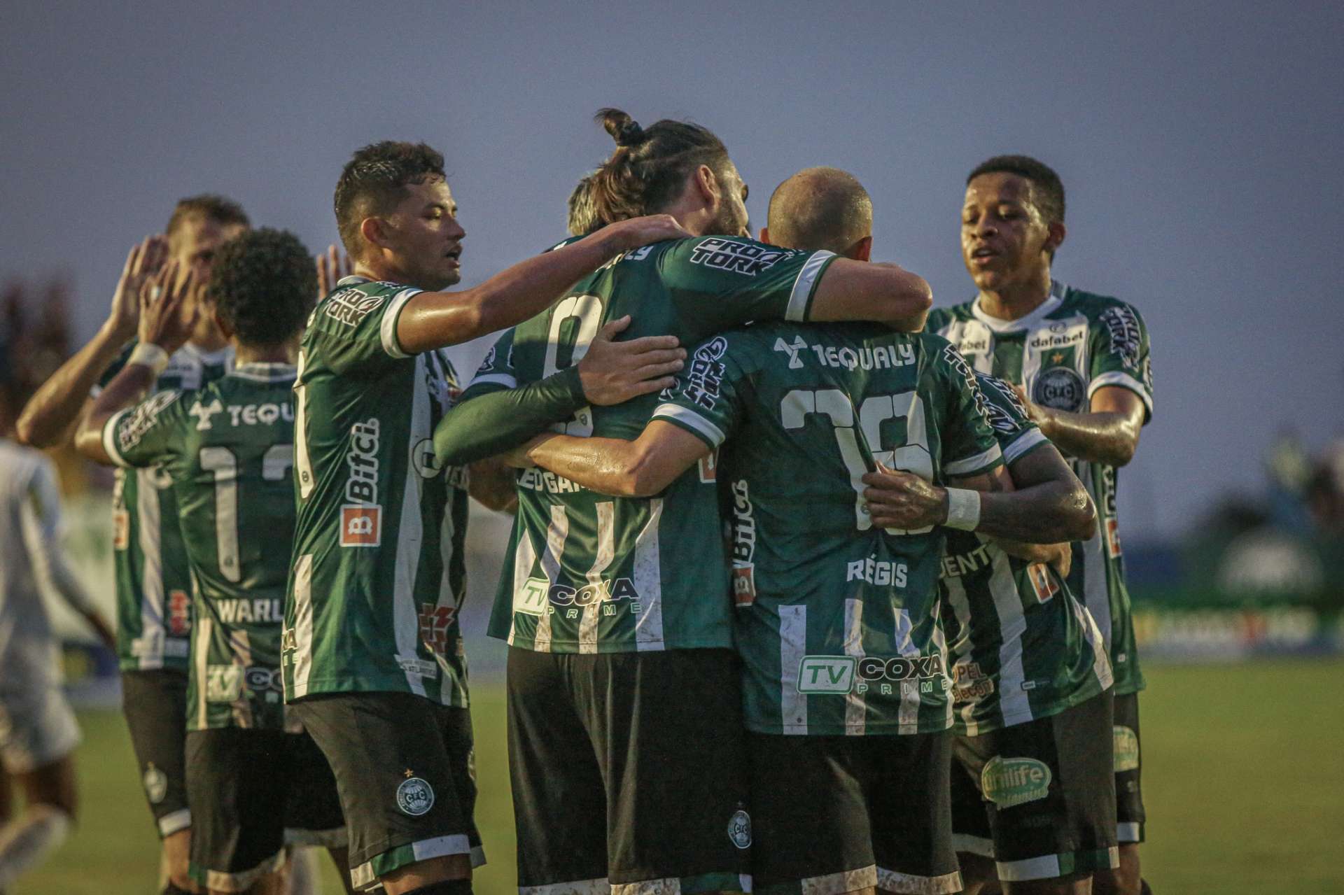 Coxa vence e come�a bem as disputas das quartas de final 