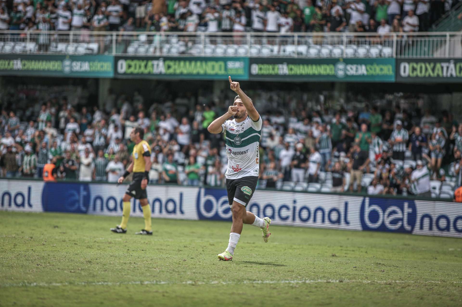 Coxa vence na estreia do Brasileir�o