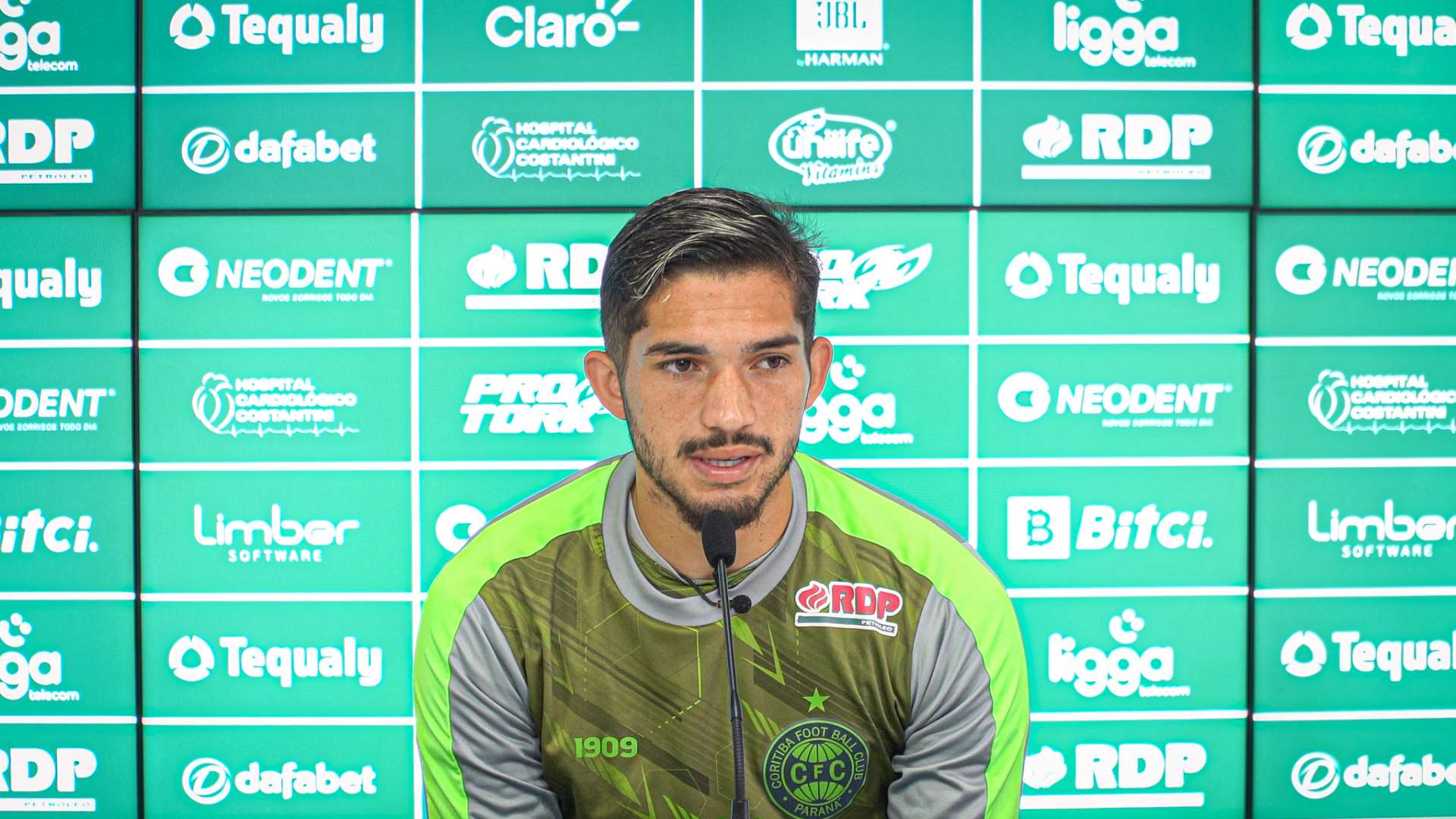 Andrey projeta duelos contra o Santos por competi��es diferentes