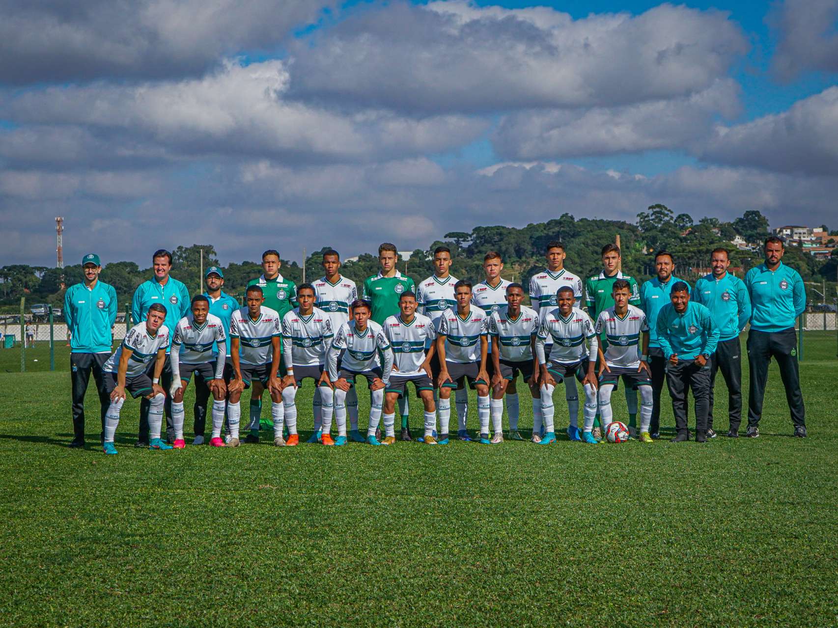 Cl�ssico na estreia do Paranaense sub-17