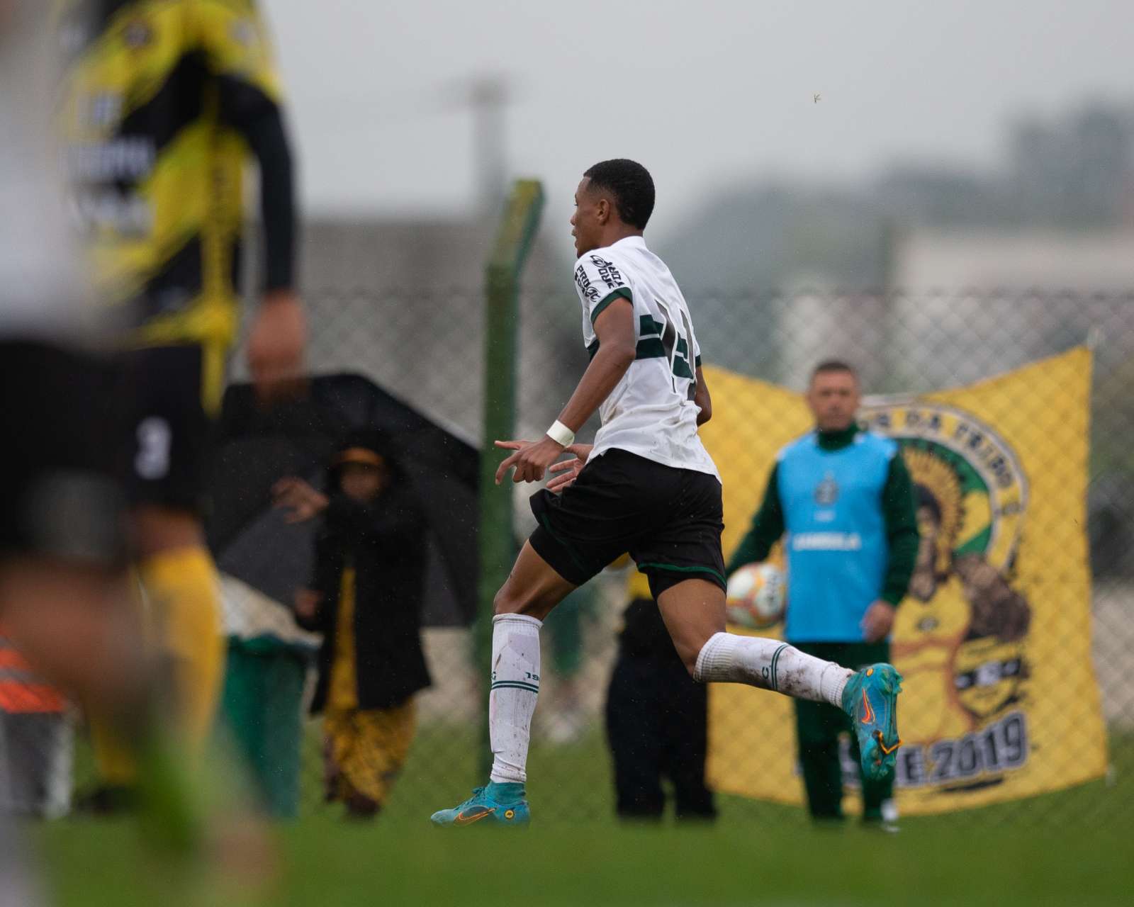 Vit�ria no Paranaense sub-17