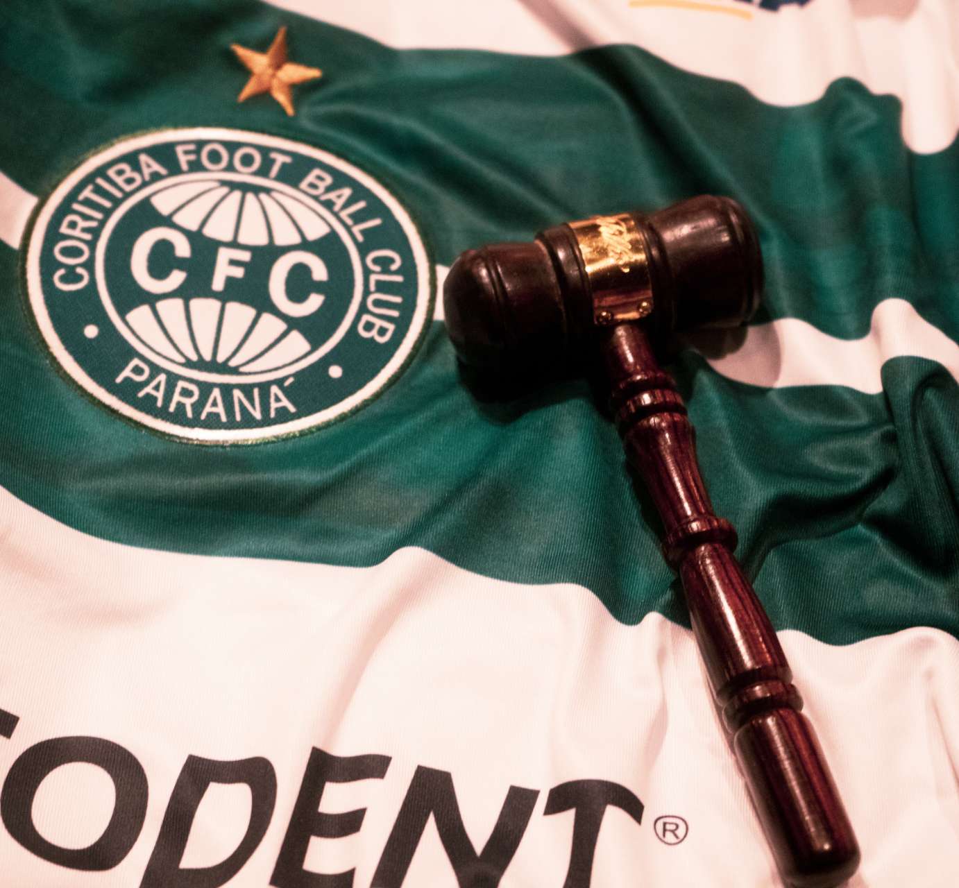 Coritiba e Instituto ICO arrecadam mais de R$ 100 mil em leil�o