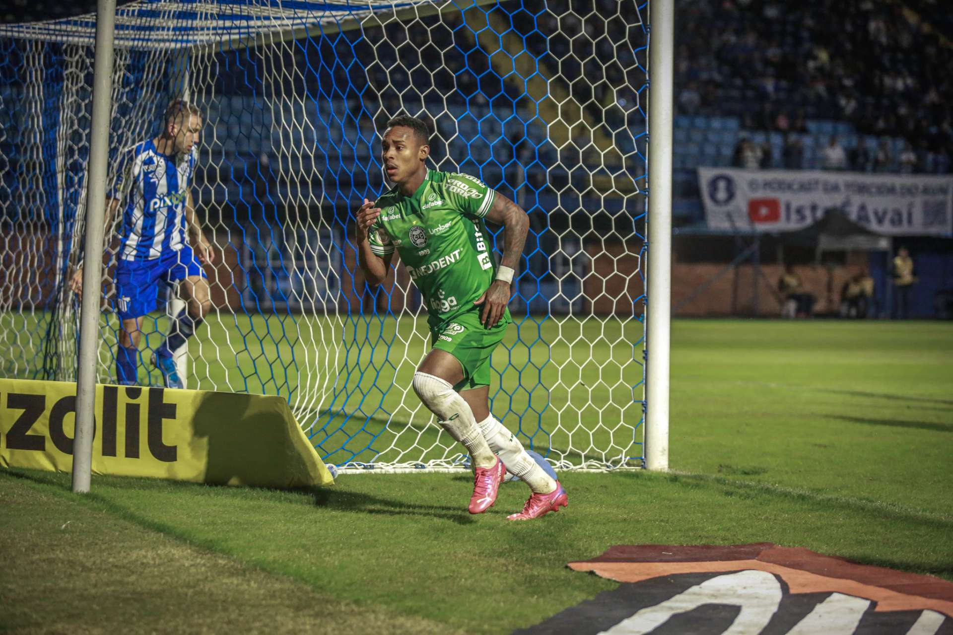 Coxa � superado em Florian�polis