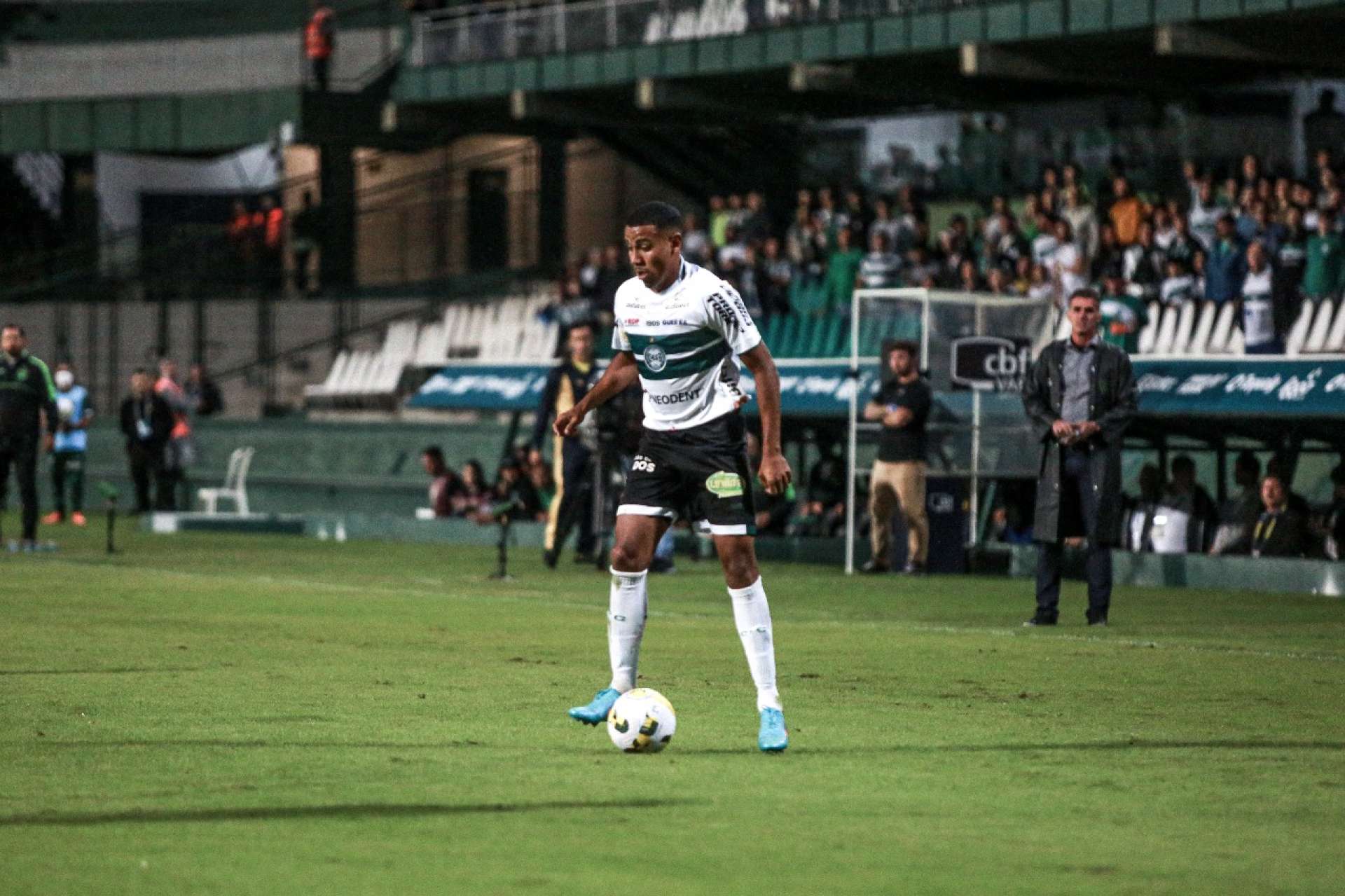 Jos� Hugo estreia no Coritiba