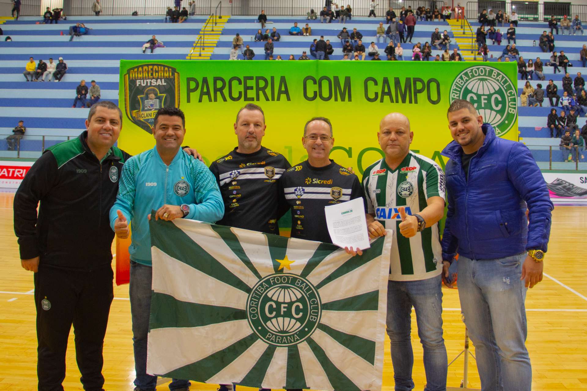 Novas Escolas Coxa no interior do Paran�