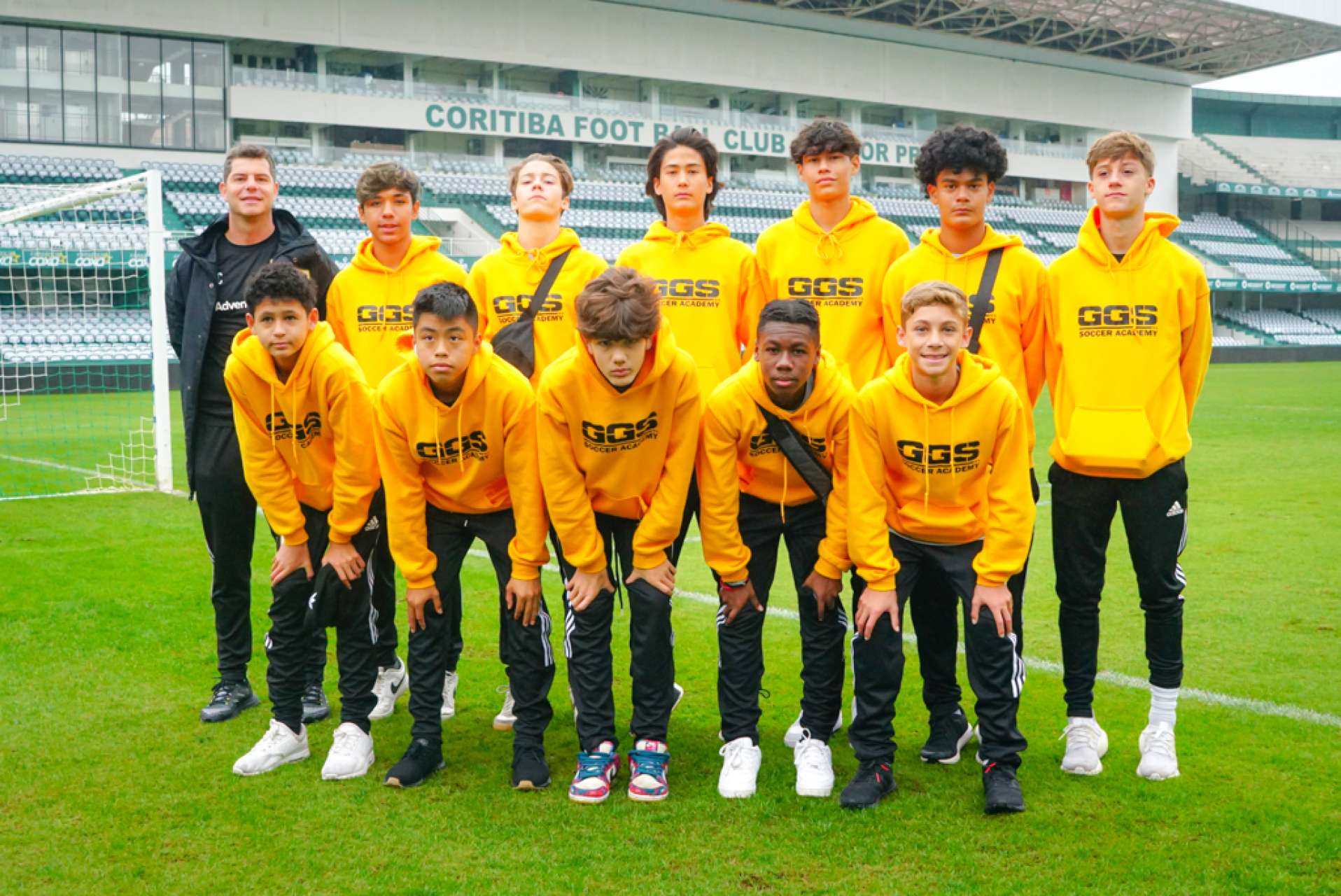 Academia de futebol dos EUA visita o Coritiba