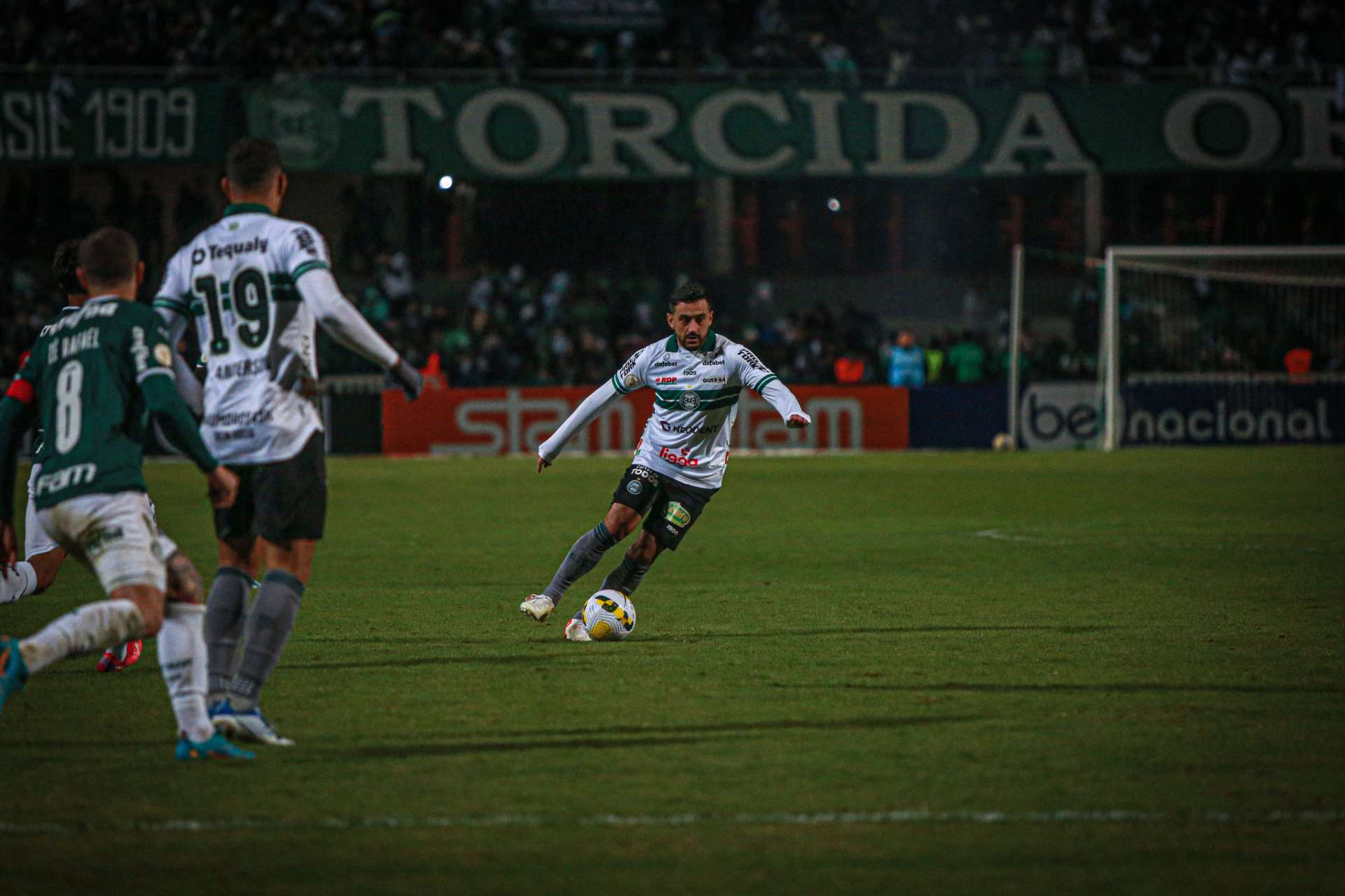 Coxa � superado no Couto Pereira