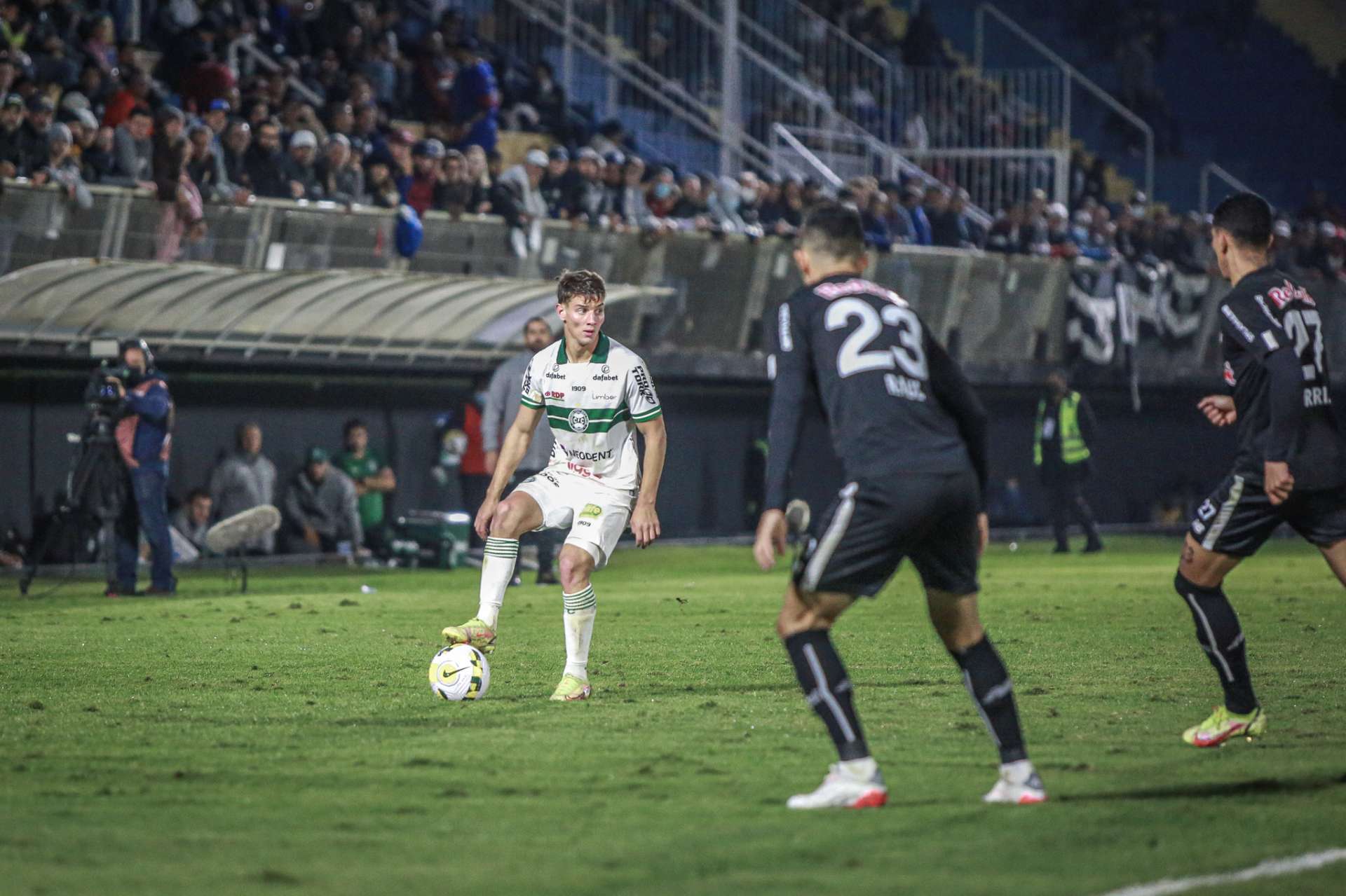 Coritiba � superado em Bragan�a Paulista