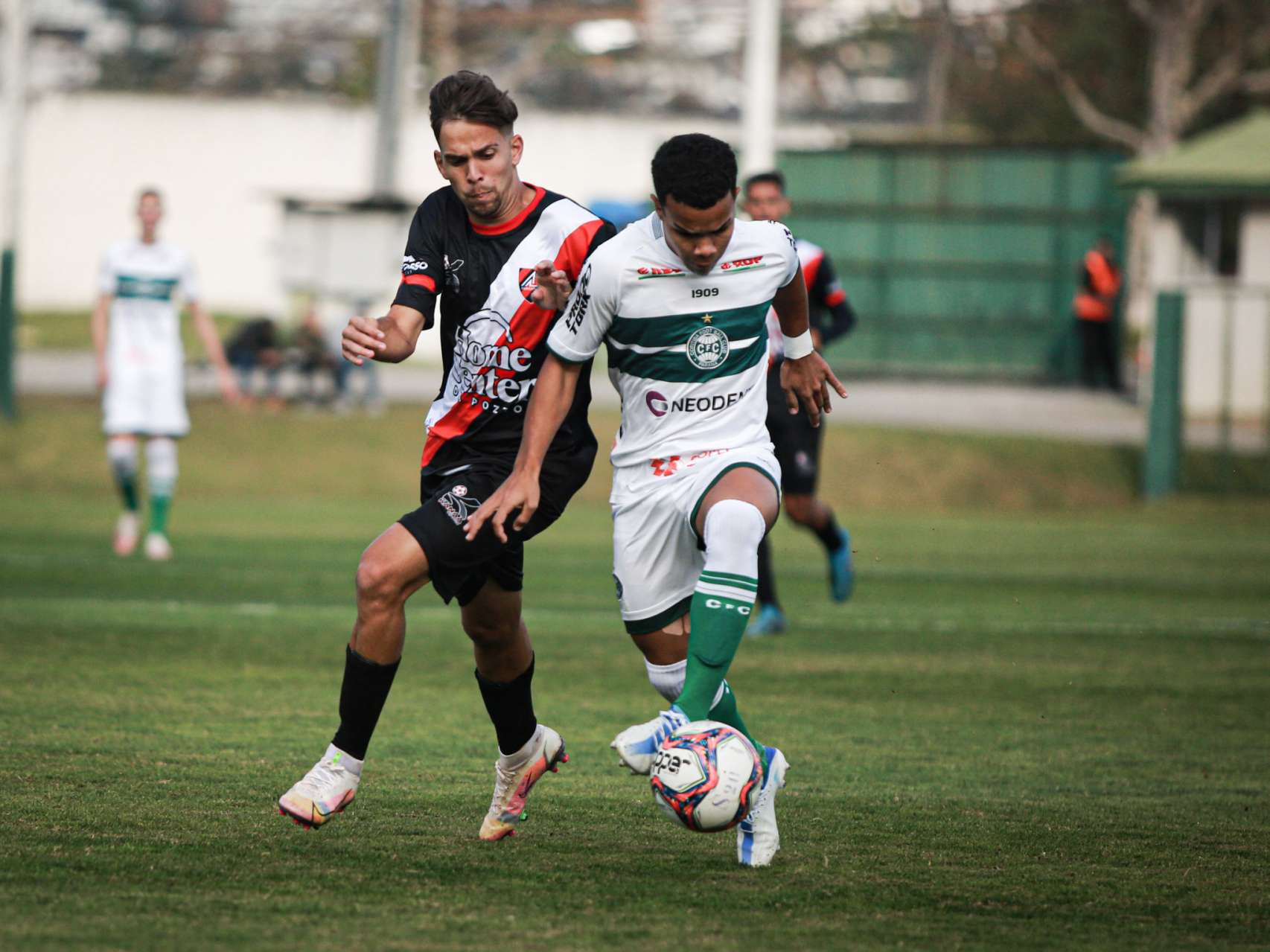 Goleadas marcam o final de semana da base do Coxa
