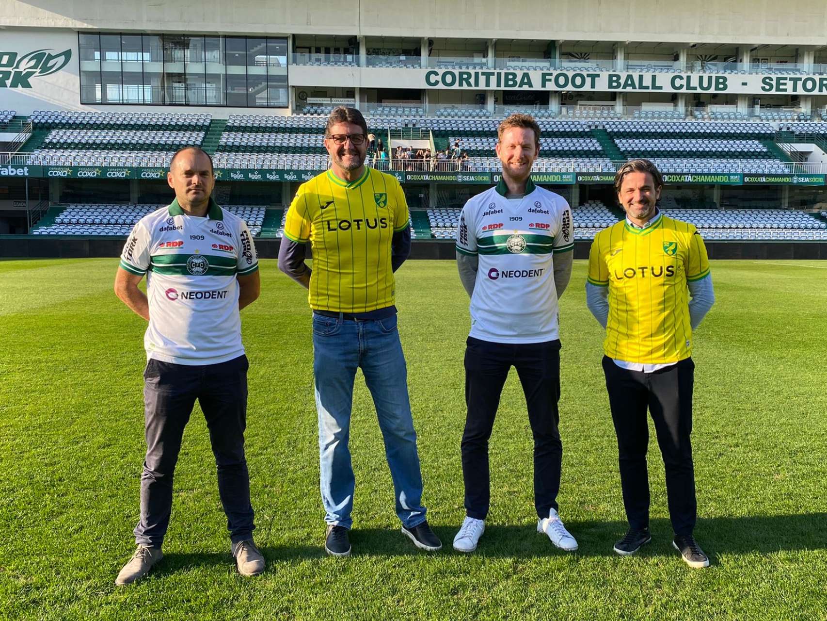 Diretores do Norwich visitam o Coritiba
