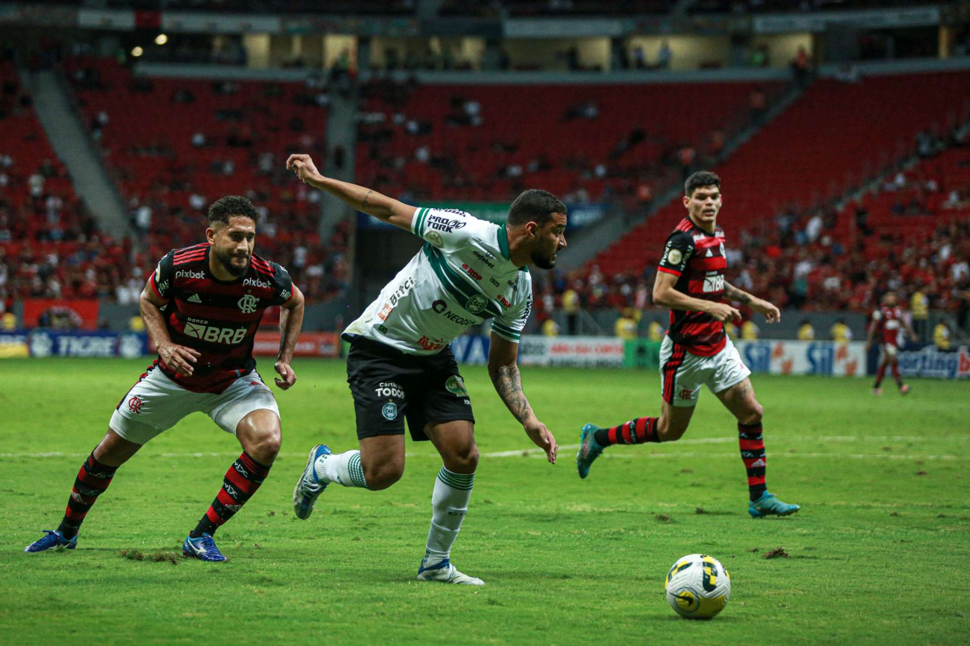 Coxa sofre derrota em Bras�lia