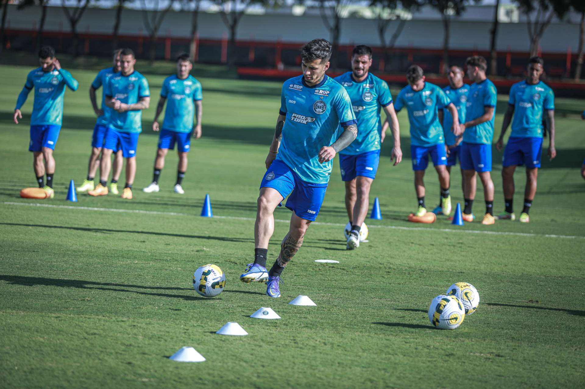 Treino no CT do Drag�o
