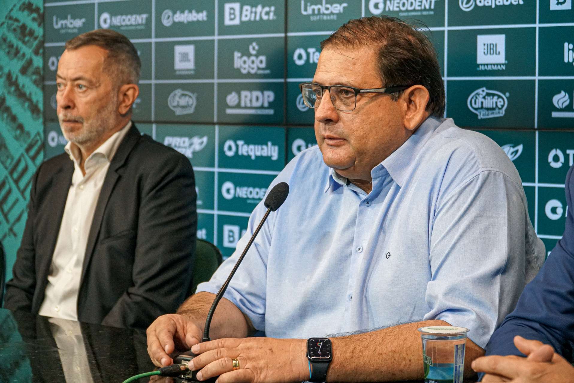 Apresenta��o de Guto Ferreira