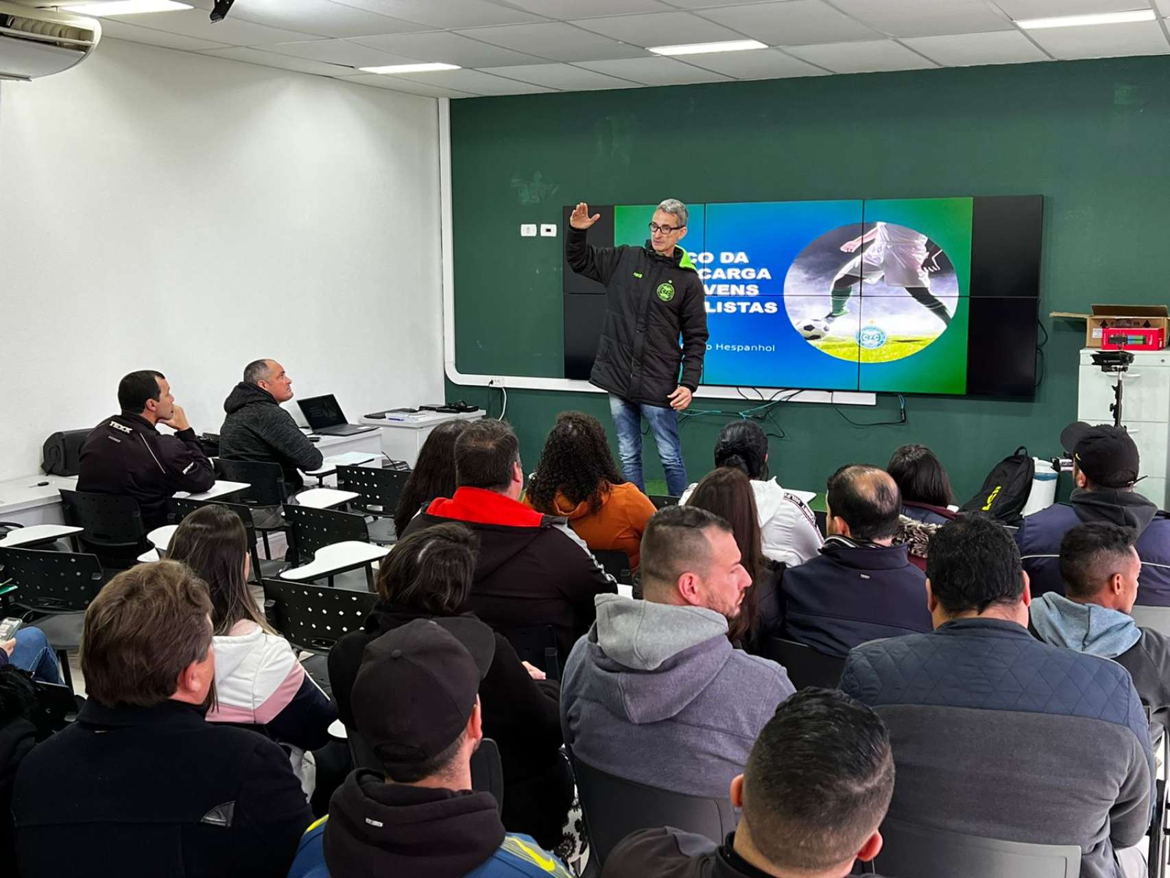 Palestra orienta pais sobre crescimento e riscos de sobrecarga
